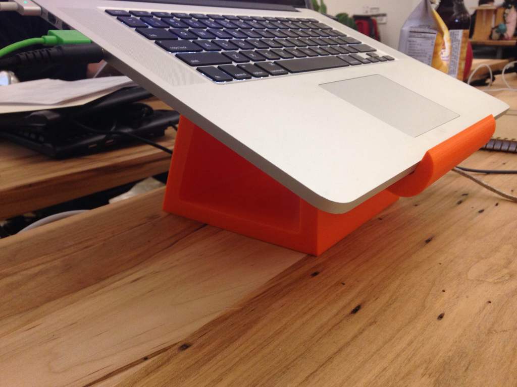 Soporte ergonómico y que ahorra espacio para MacBook Pro