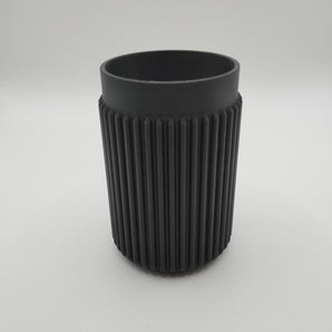 Portavelas con moderno diseño de costillas divididas