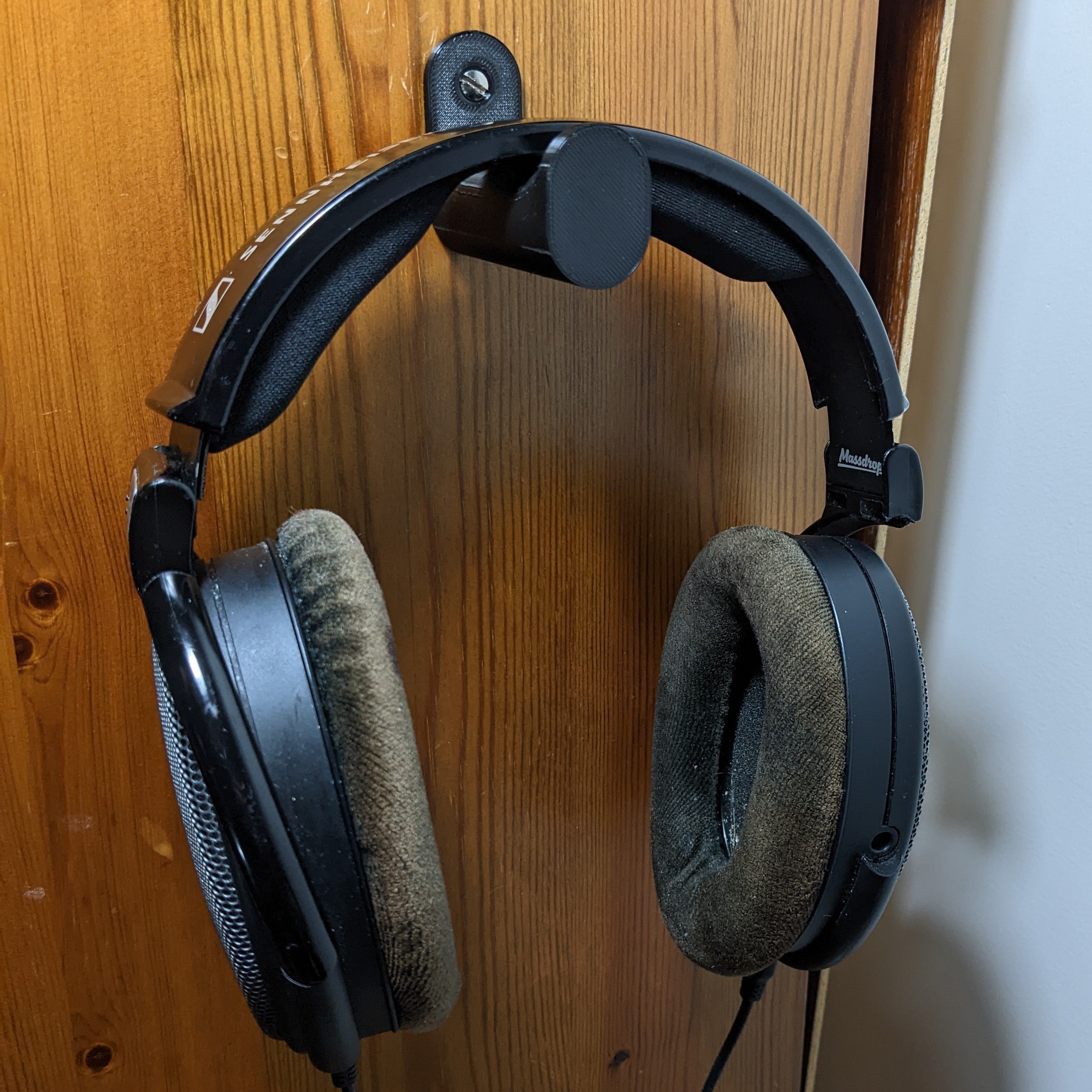 Soporte de pared para auriculares – Diseño compacto
