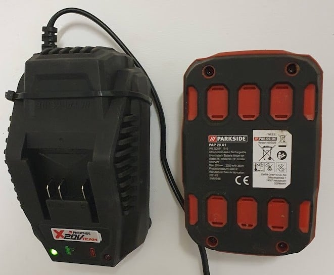 Montaje en pared Parkside X20V para cargador PLG 20 B1