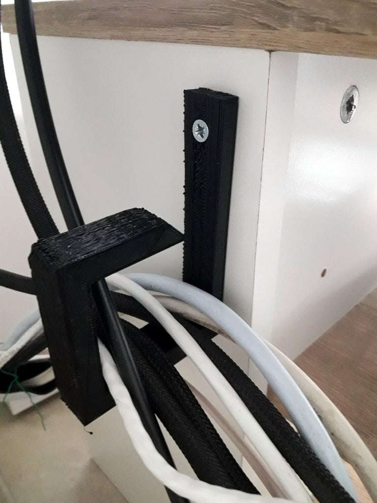 Soporte y organizador de cables flexible para una gestión eficaz de los cables