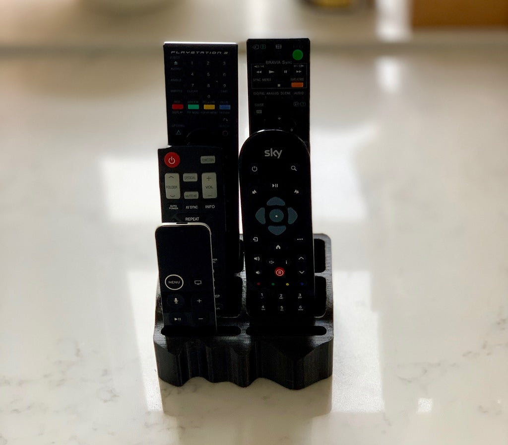 Elegante soporte para mando a distancia para TV y dispositivos inteligentes