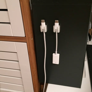 Práctico soporte para cable de carga USB-C de Apple