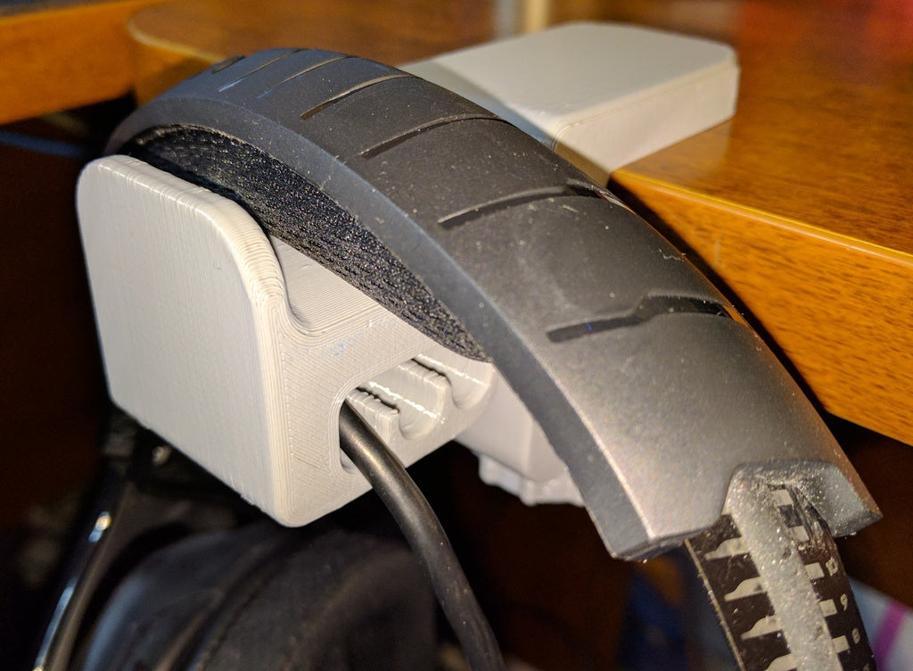Soporte para auriculares montado en escritorio: robusto y que ahorra espacio