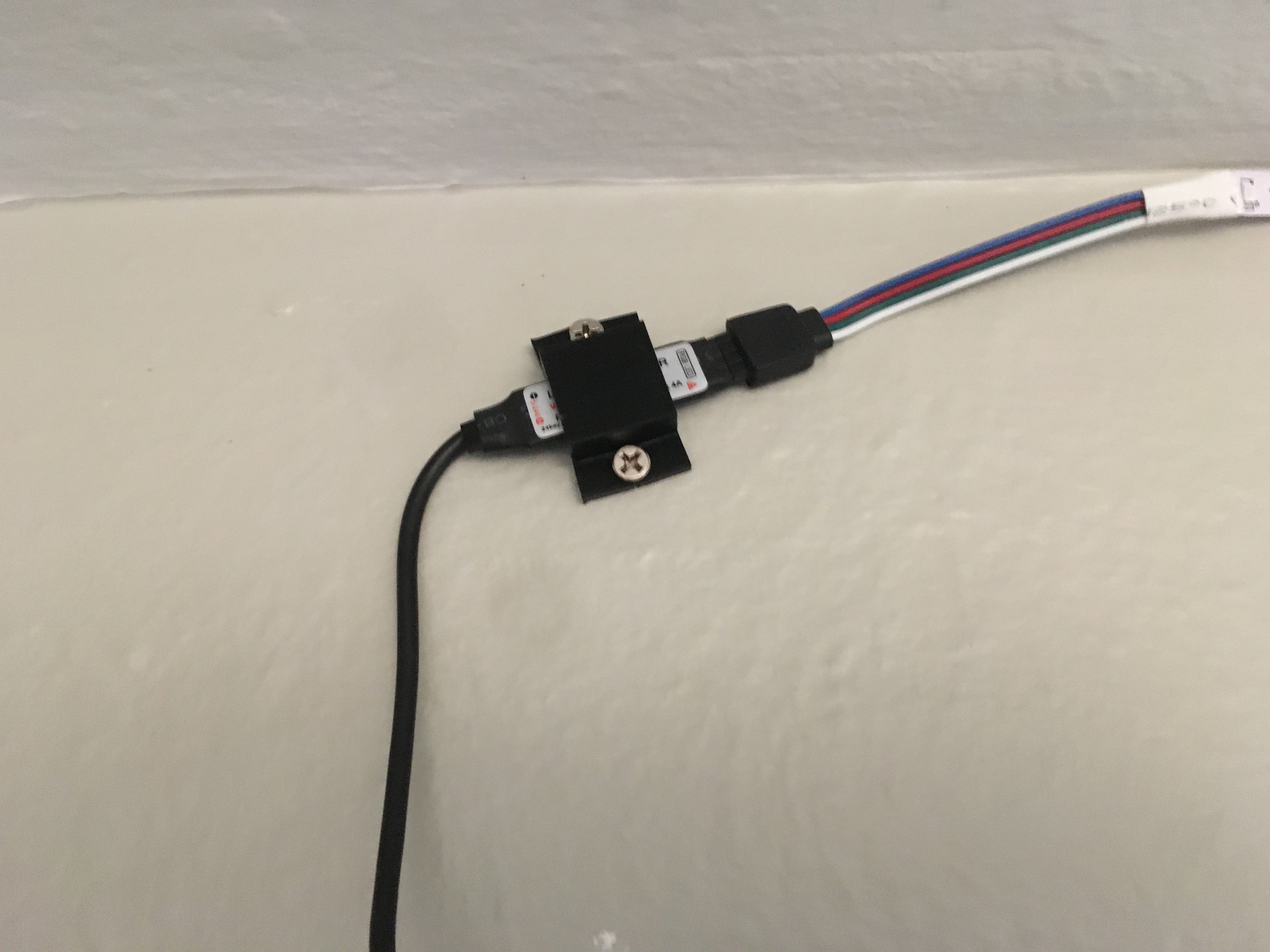 Soporte de pared para cable de tira RGB