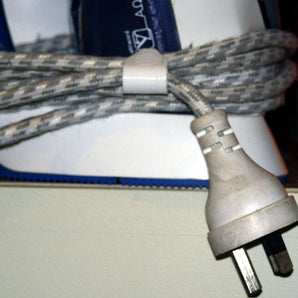 Abrazadera de gestión de cables para plancha: organice sus cables