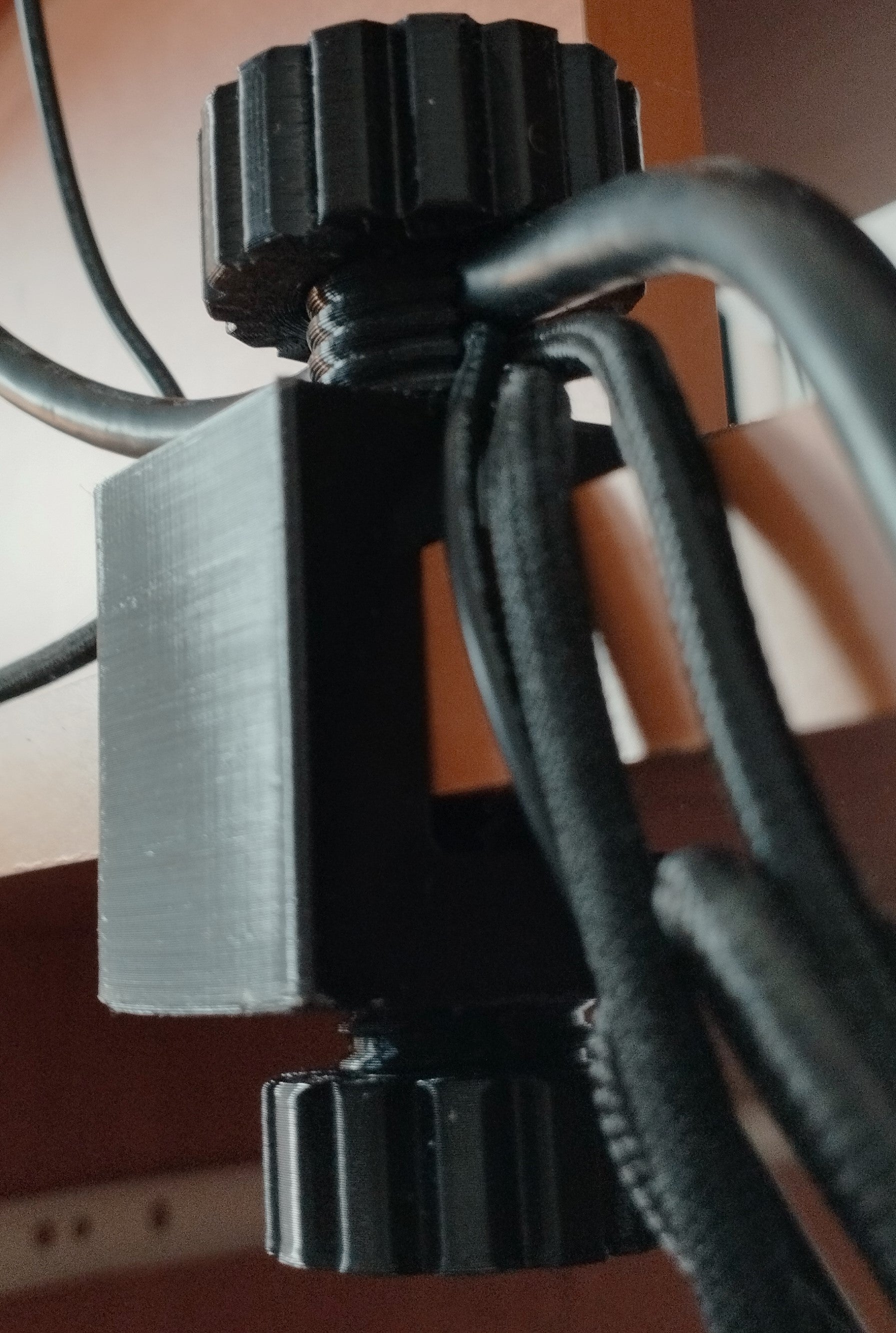 Clip de cable de escritorio