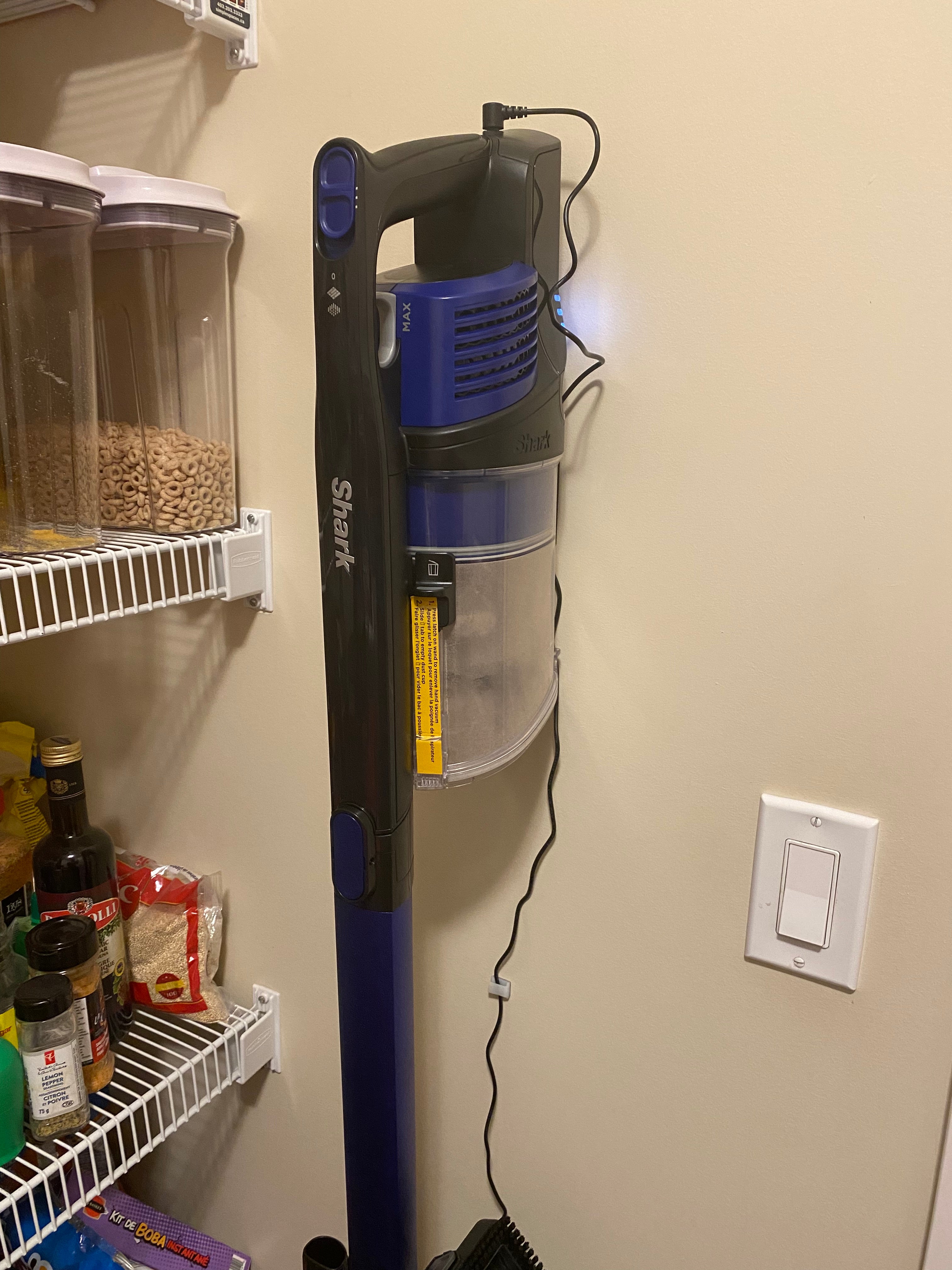 Soporte de pared para aspiradora Shark Rocket con gestión de cables