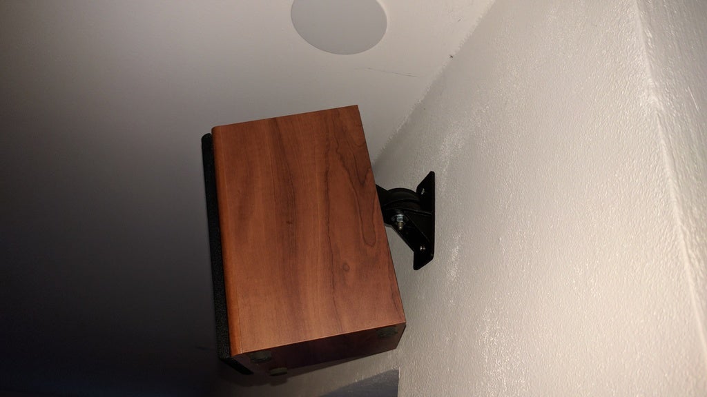 Soporte de pared ajustable para altavoces