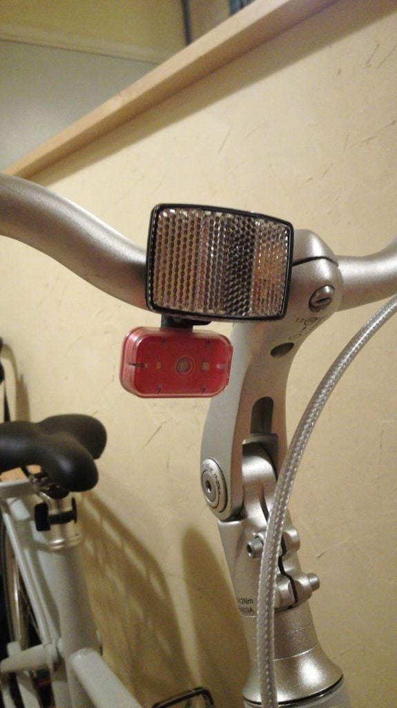 Adaptador de luz Decathlon Vioo Clip 500 para bicicleta Ikea Sladda