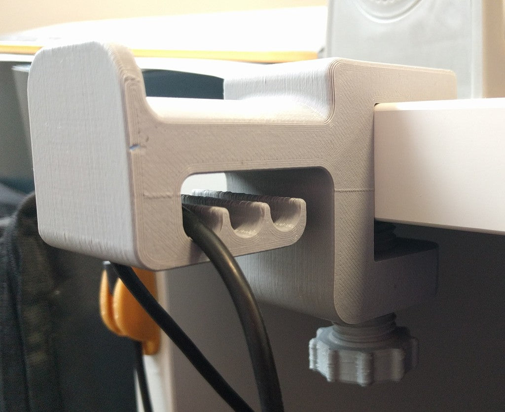 Soporte para auriculares montado en escritorio: robusto y que ahorra espacio