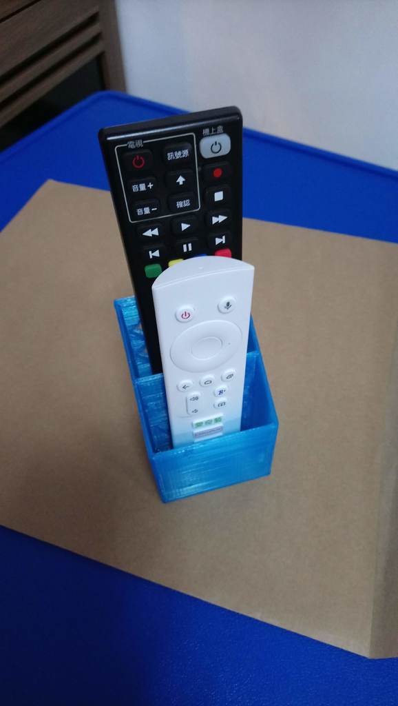 Soporte magnético para mando a distancia de TV