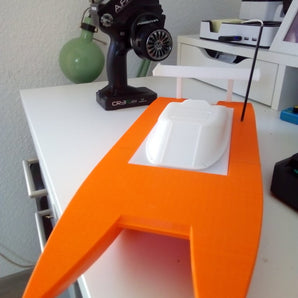 RC Jet Boat Remix – Diseño modificable de casco y motor a reacción