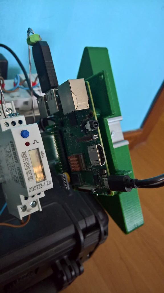 Soporte para carril DIN para Raspberry Pi (Modelo B+ y posteriores)
