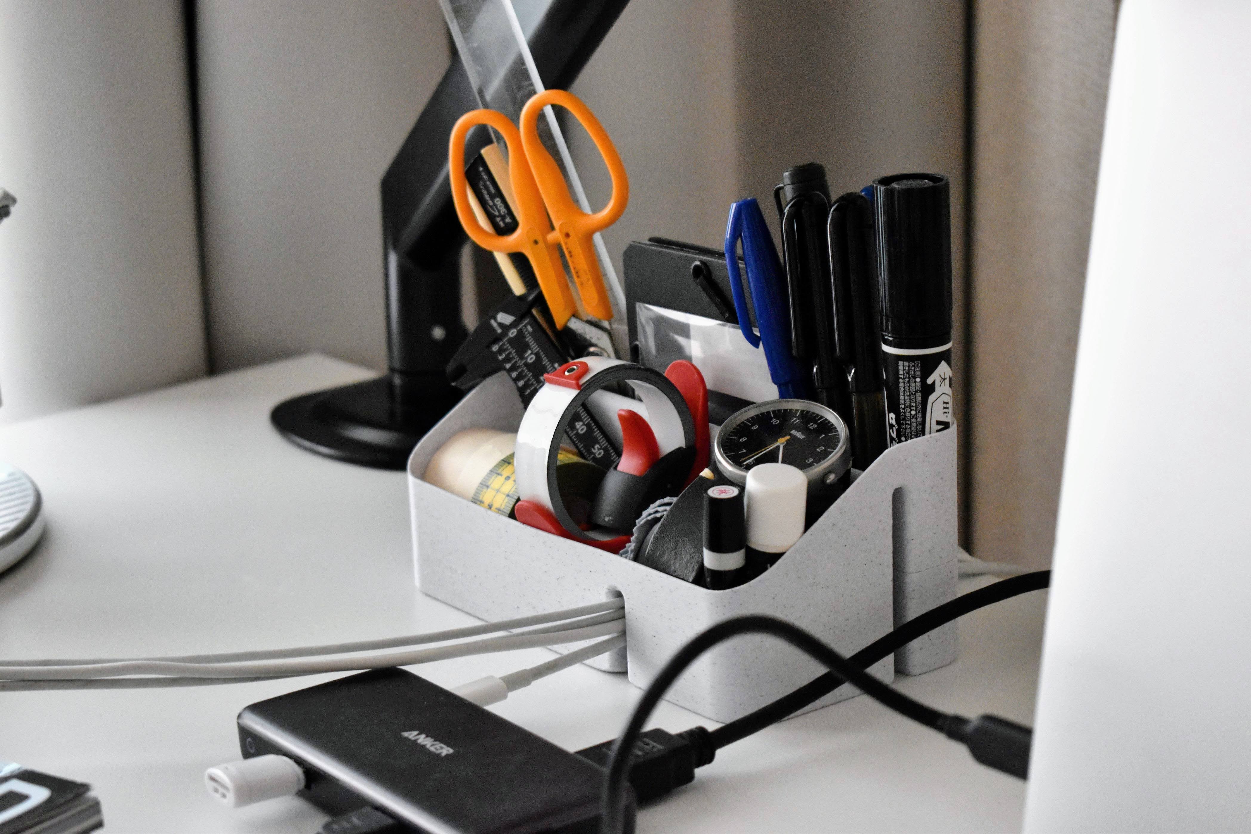 Organizador de escritorio con soporte para cables