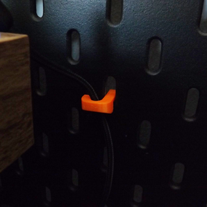 Clip para cables SKADIS para cableado organizado
