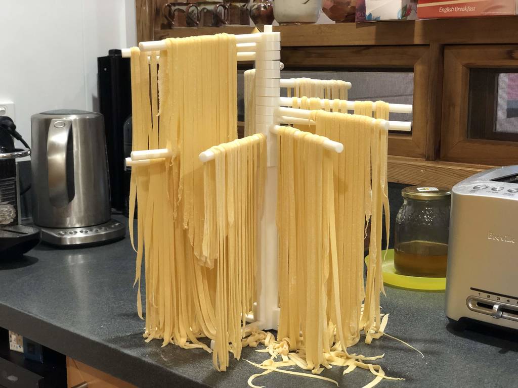 Rejilla tendedero de pasta con 16 brazos