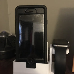 Estación de carga para iPhone 6 con Otterbox y Apple Watch