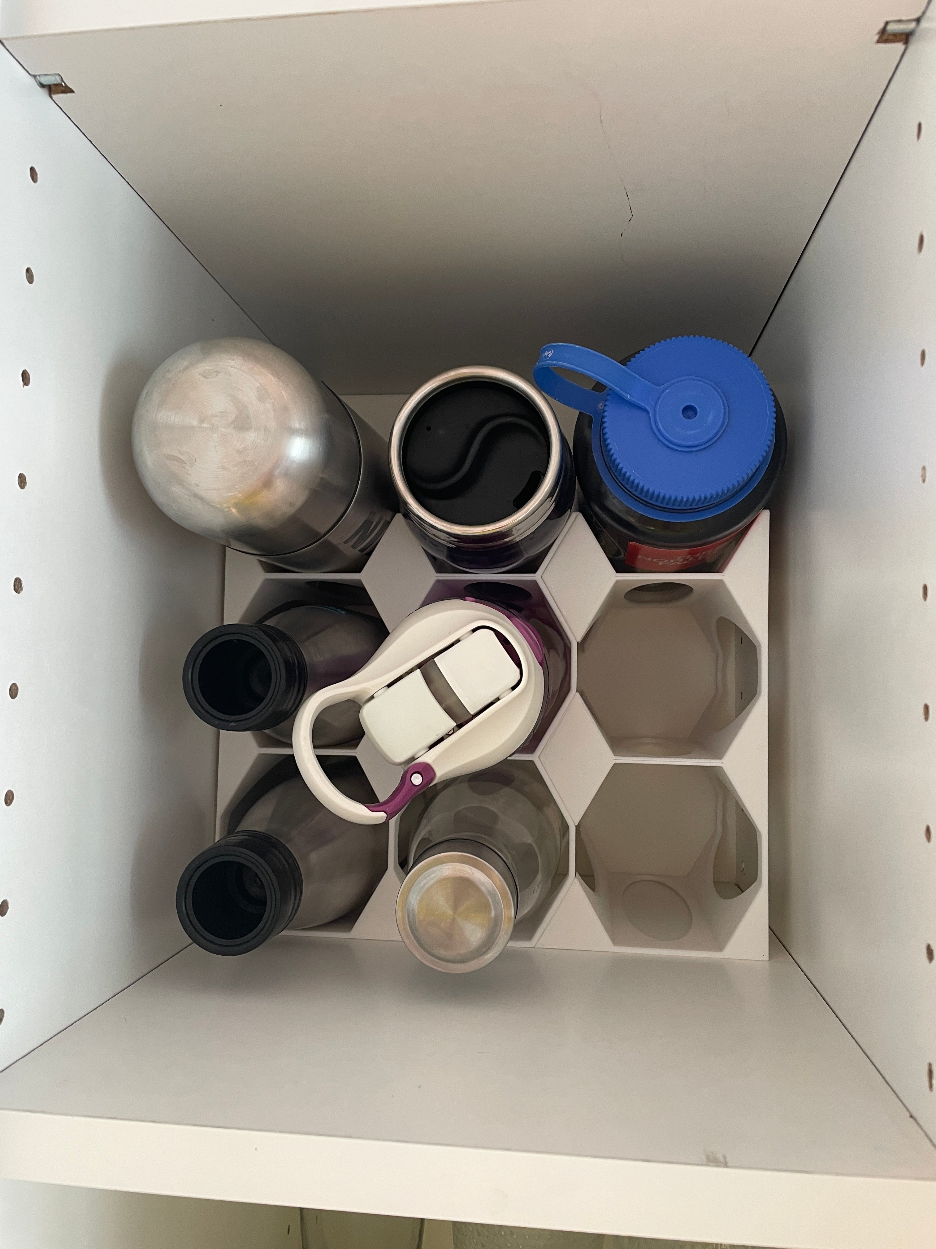 Práctico botellero para botellas de agua y vino