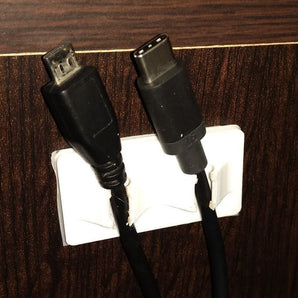 Soporte de cable ajustable para gestión de cables organizada