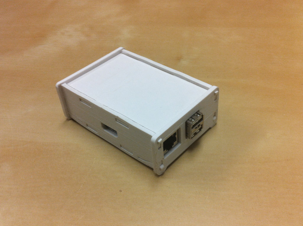 Caja Raspberry Pi basada en el diseño acrílico de Adafruit