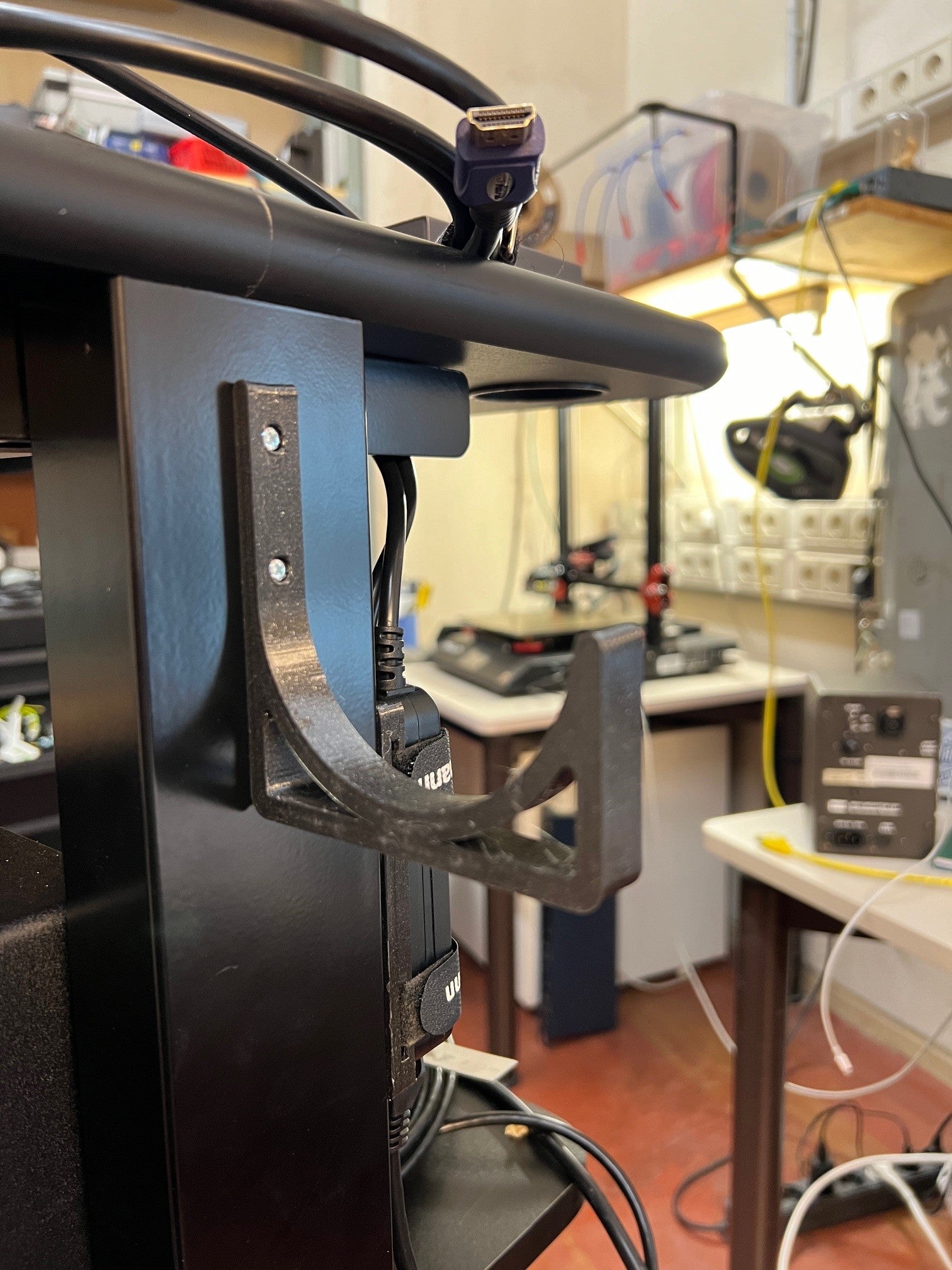 Soporte de cable robusto para carros rodantes