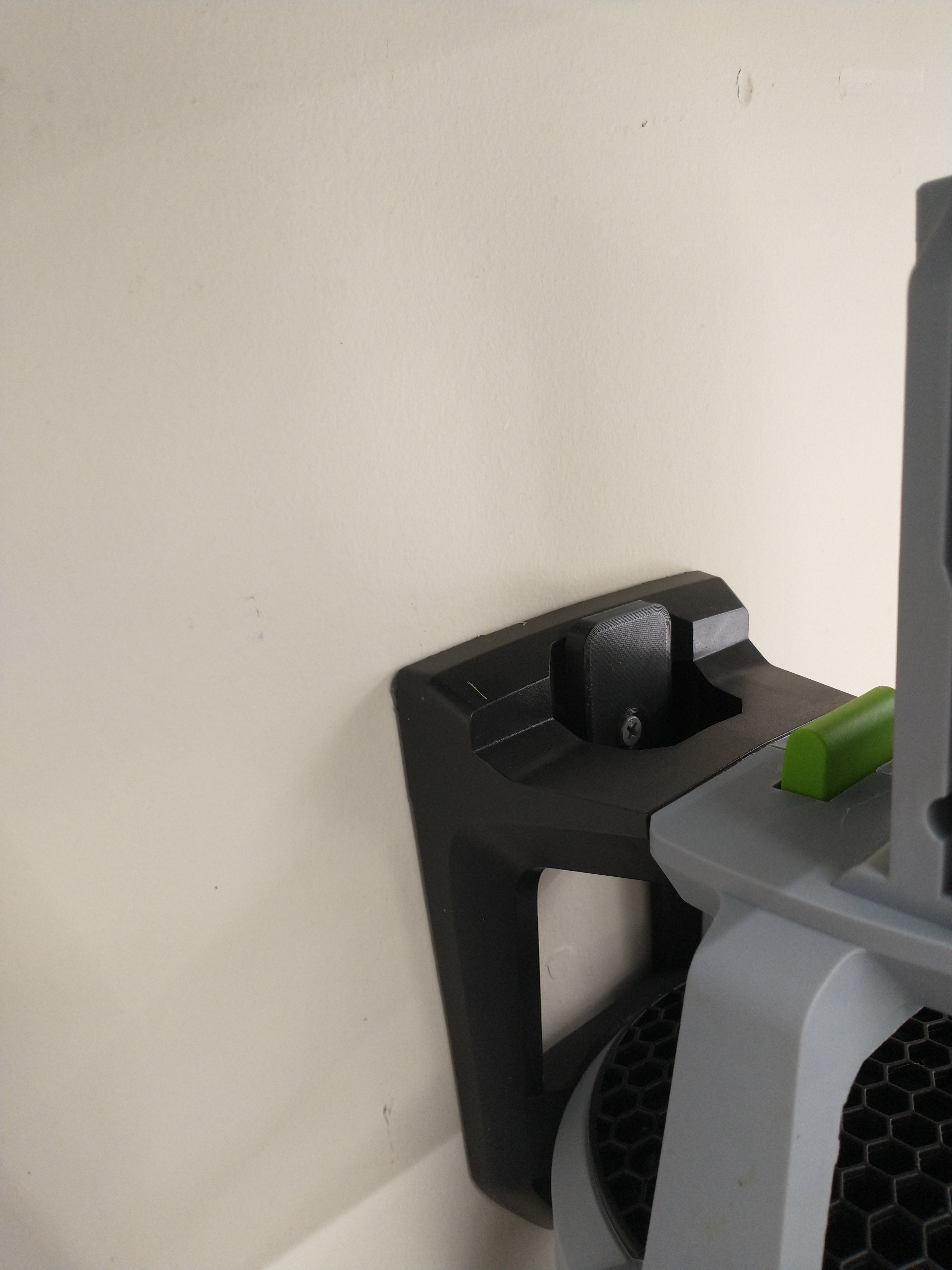 Soporte de pared para colgar equipos (Ego 530) - Montaje en pared para equipos