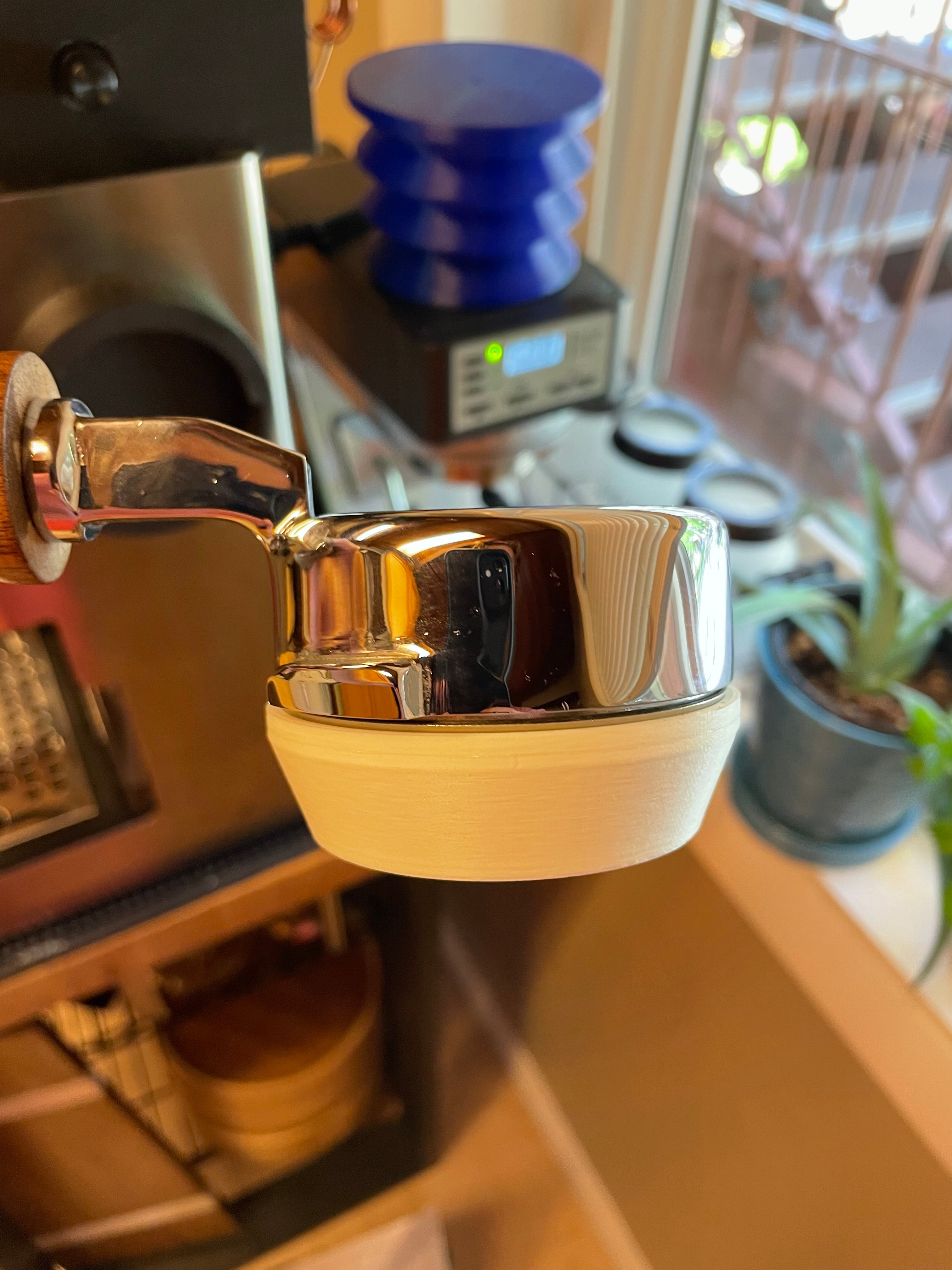 Anillo dosificador magnético para portafiltro de espresso