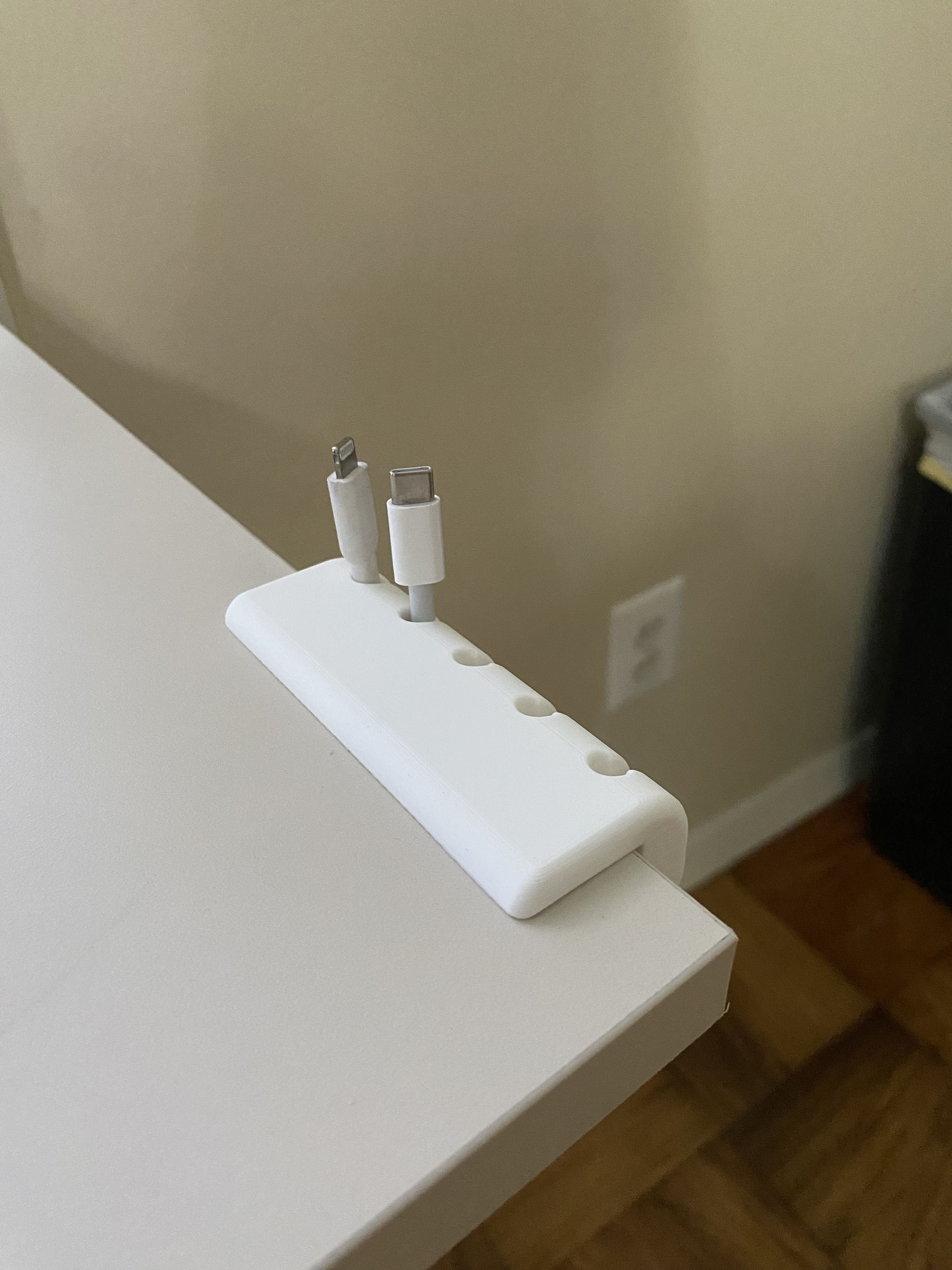 Sujeción de cable de escritorio