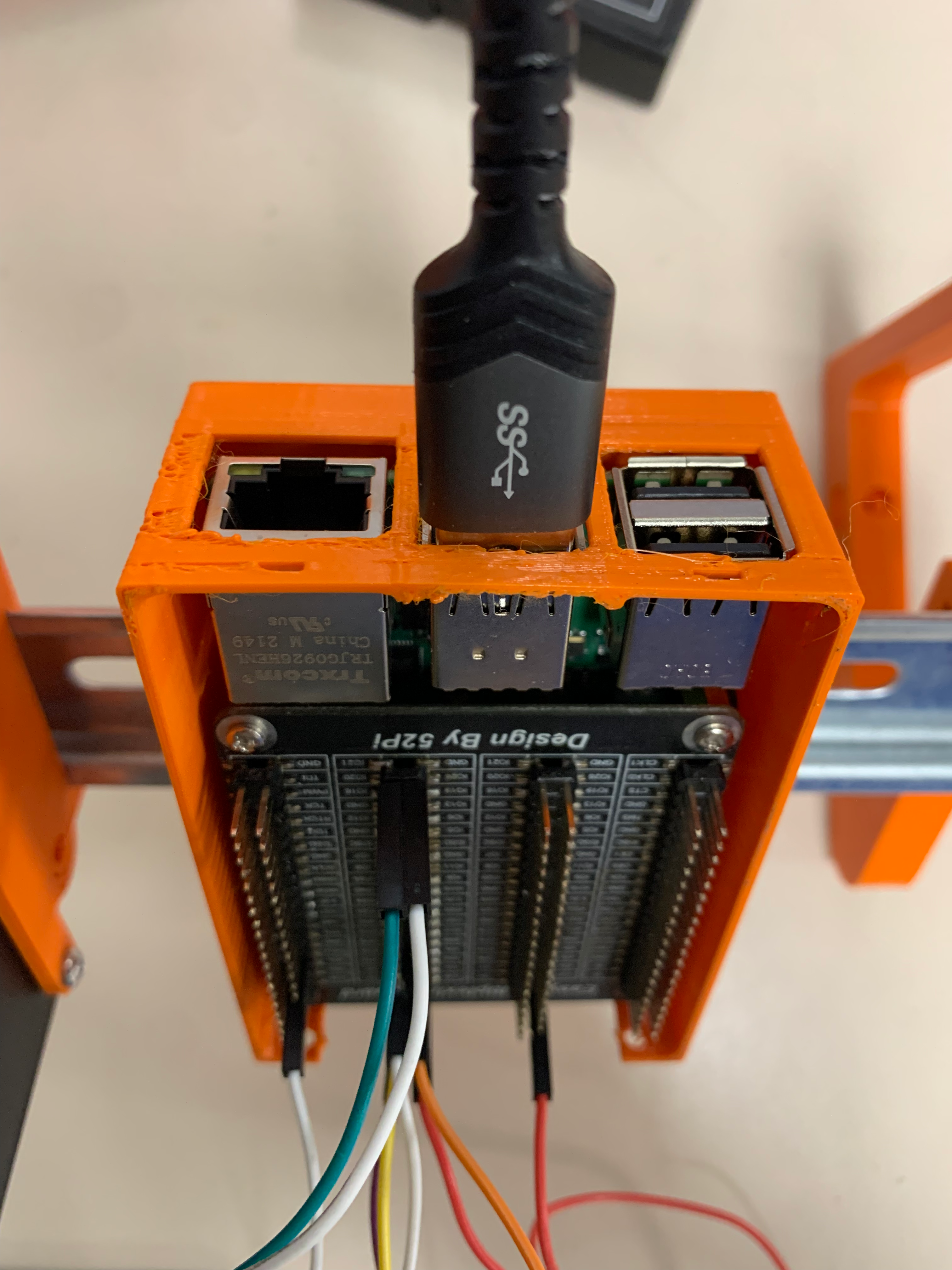 Soporte de riel DIN para Raspberry Pi 4B