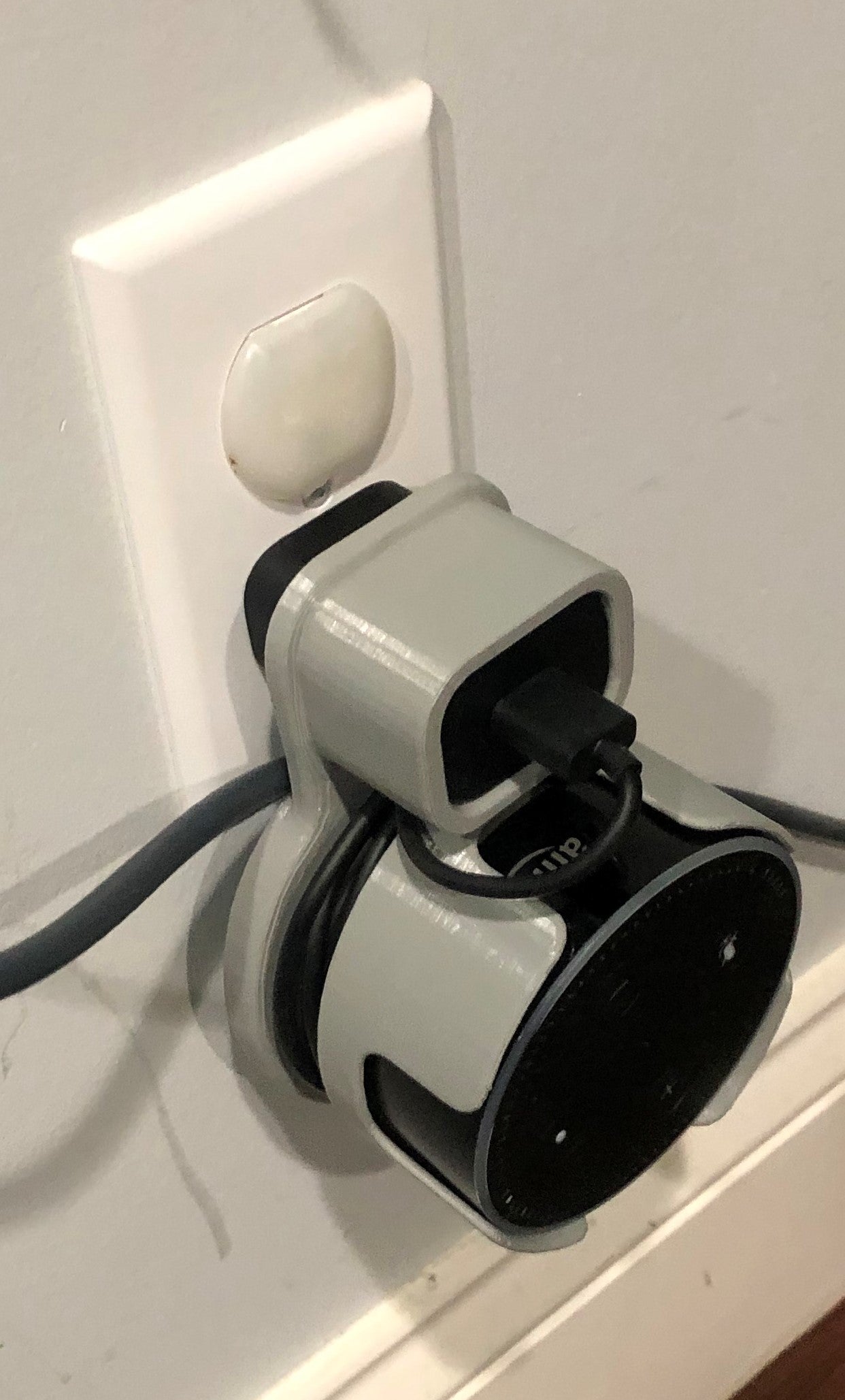 Montaje de pared inteligente para Echo Dot 2 (toma de corriente estadounidense)