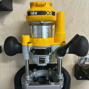 Soporte para la fresadora combinada Dewalt DCW604NT - Solución de montaje en pared