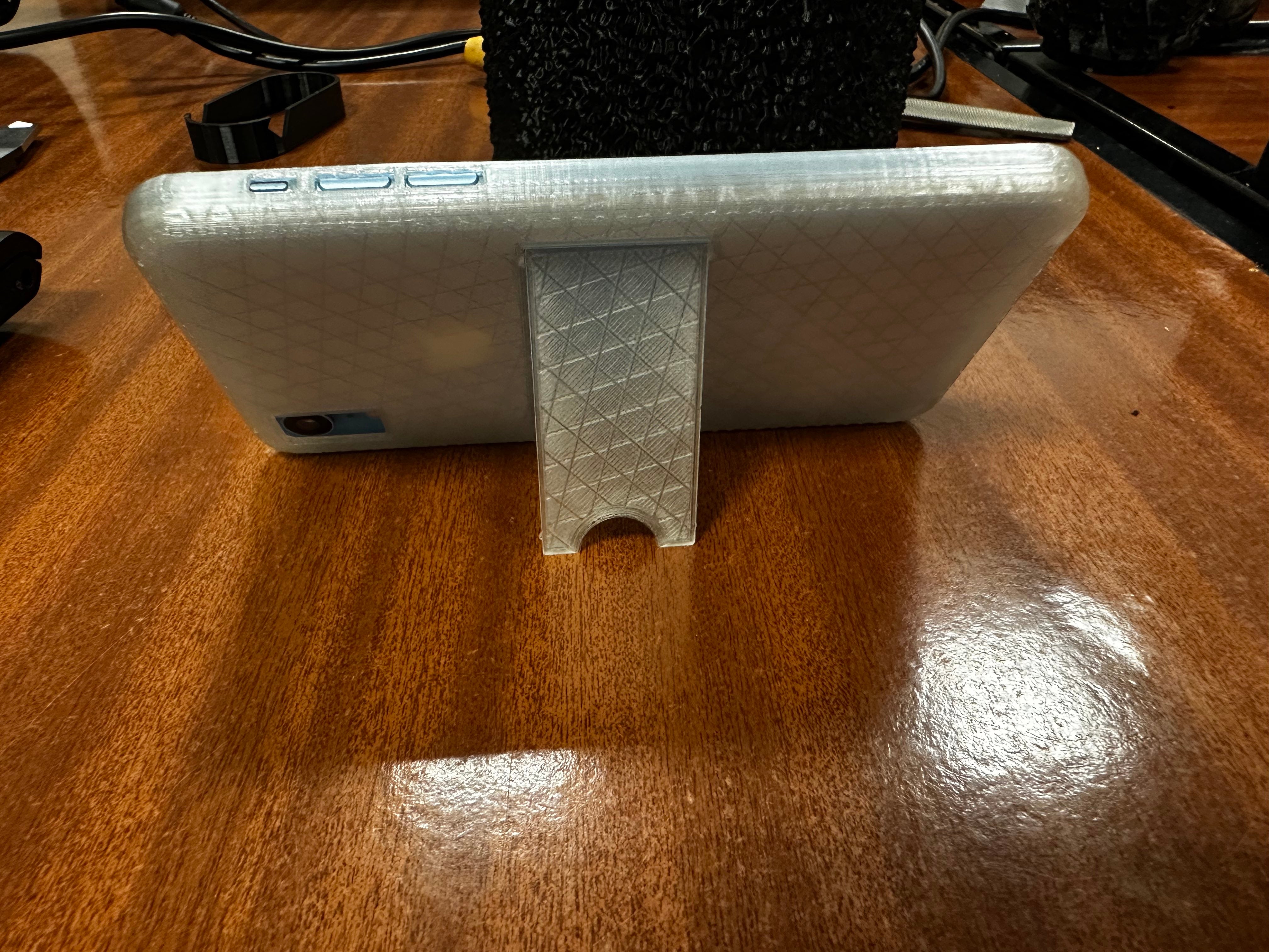 Soporte para la funda del iPhone XR para un proyecto universitario