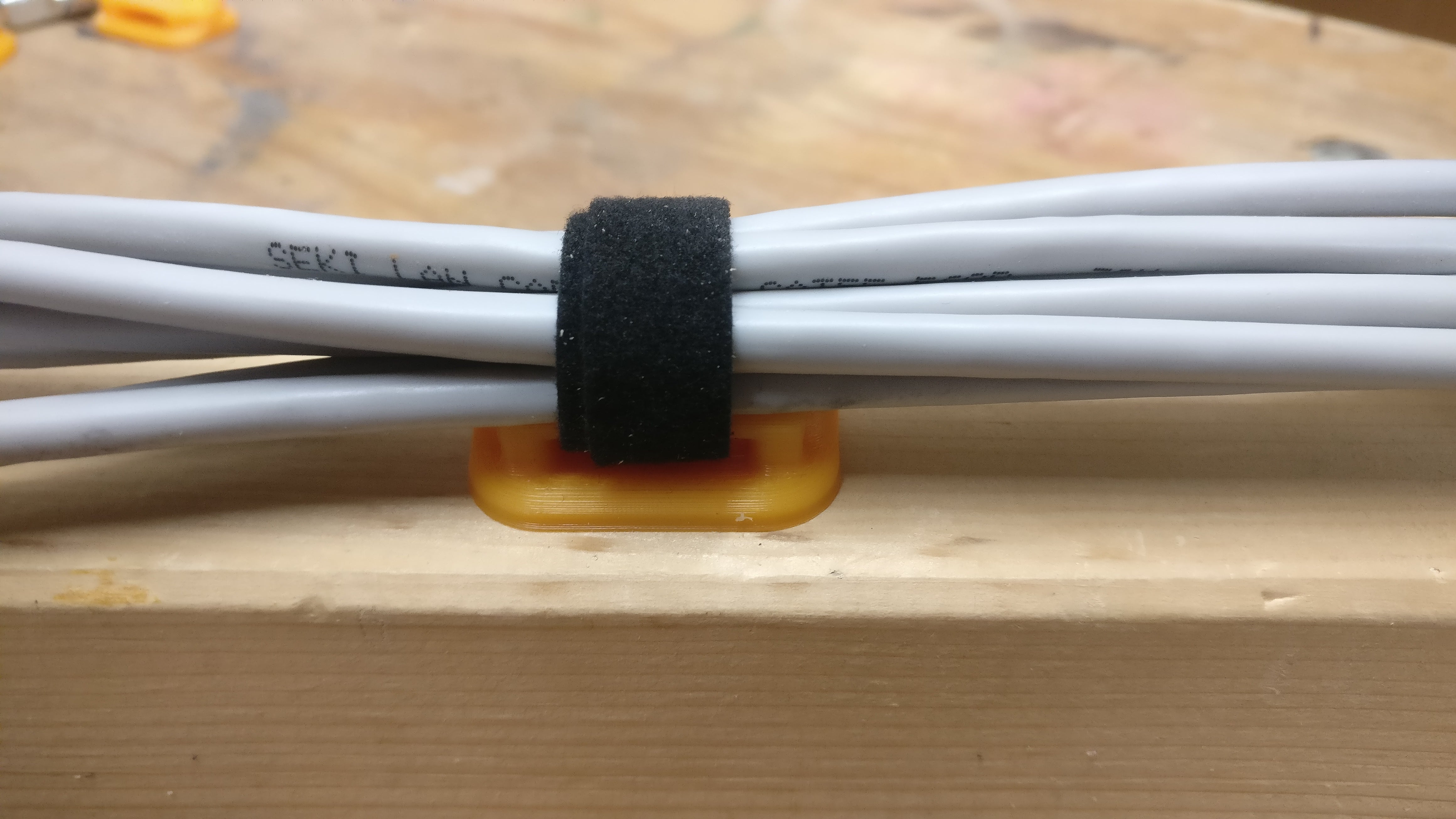 Montaje de cable robusto para cableado eficiente