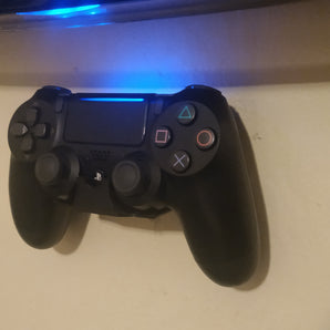Montaje en pared discreto para el mando Dualshock de Playstation 4