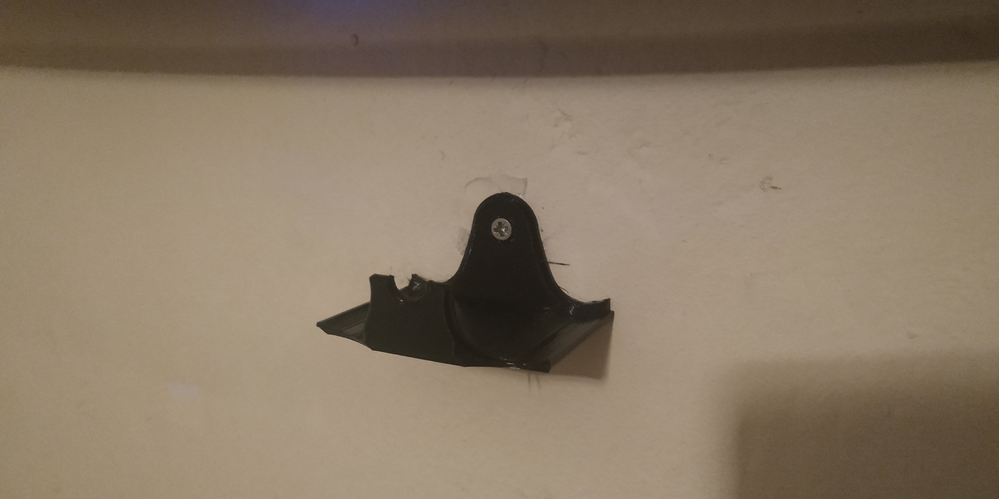 Montaje en pared discreto para el mando Dualshock de Playstation 4