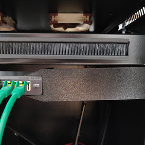 Conmutador Netgear GS108E para montaje en rack