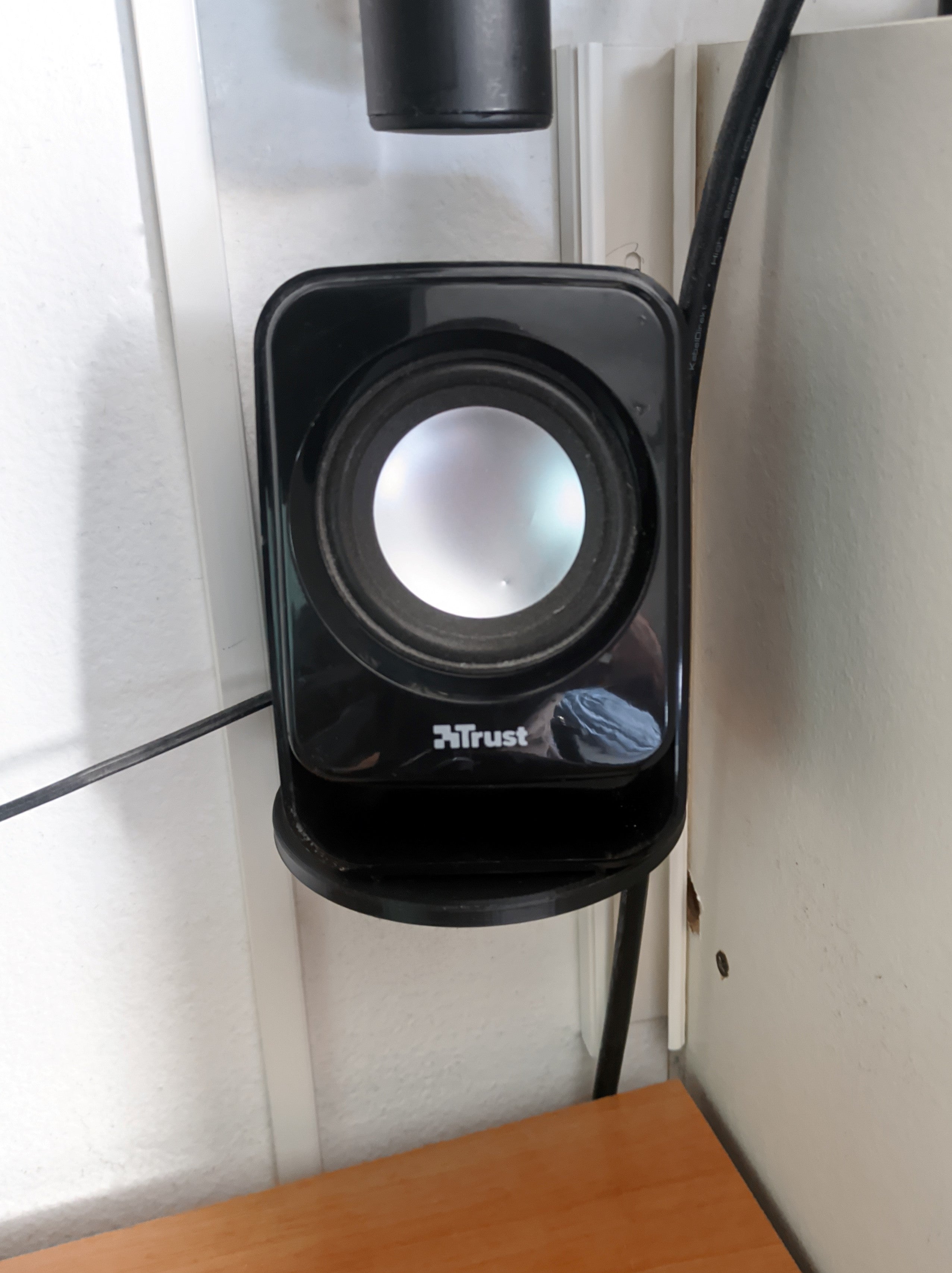 Estante de pared compacto multiusos para altavoces y objetos pequeños