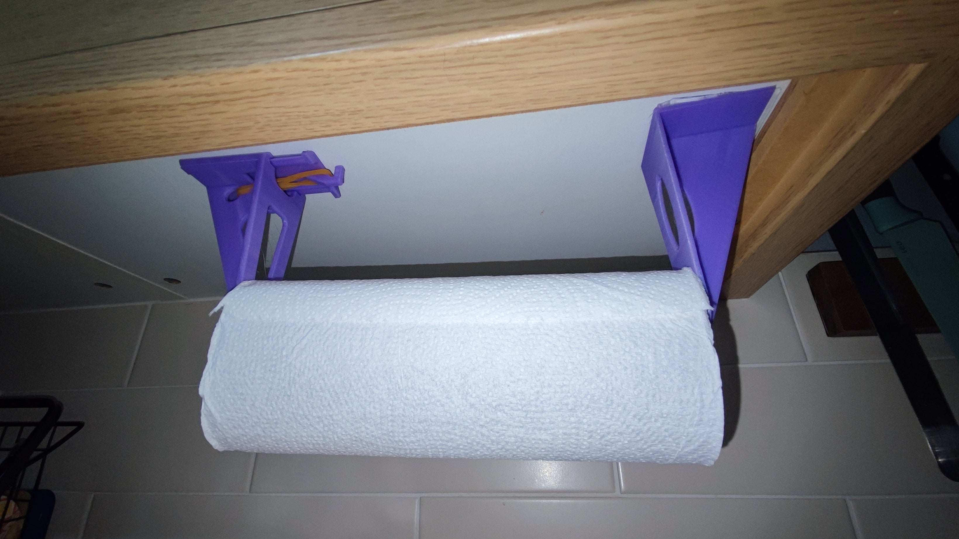 Dispensador de toallas de papel con operación con una mano