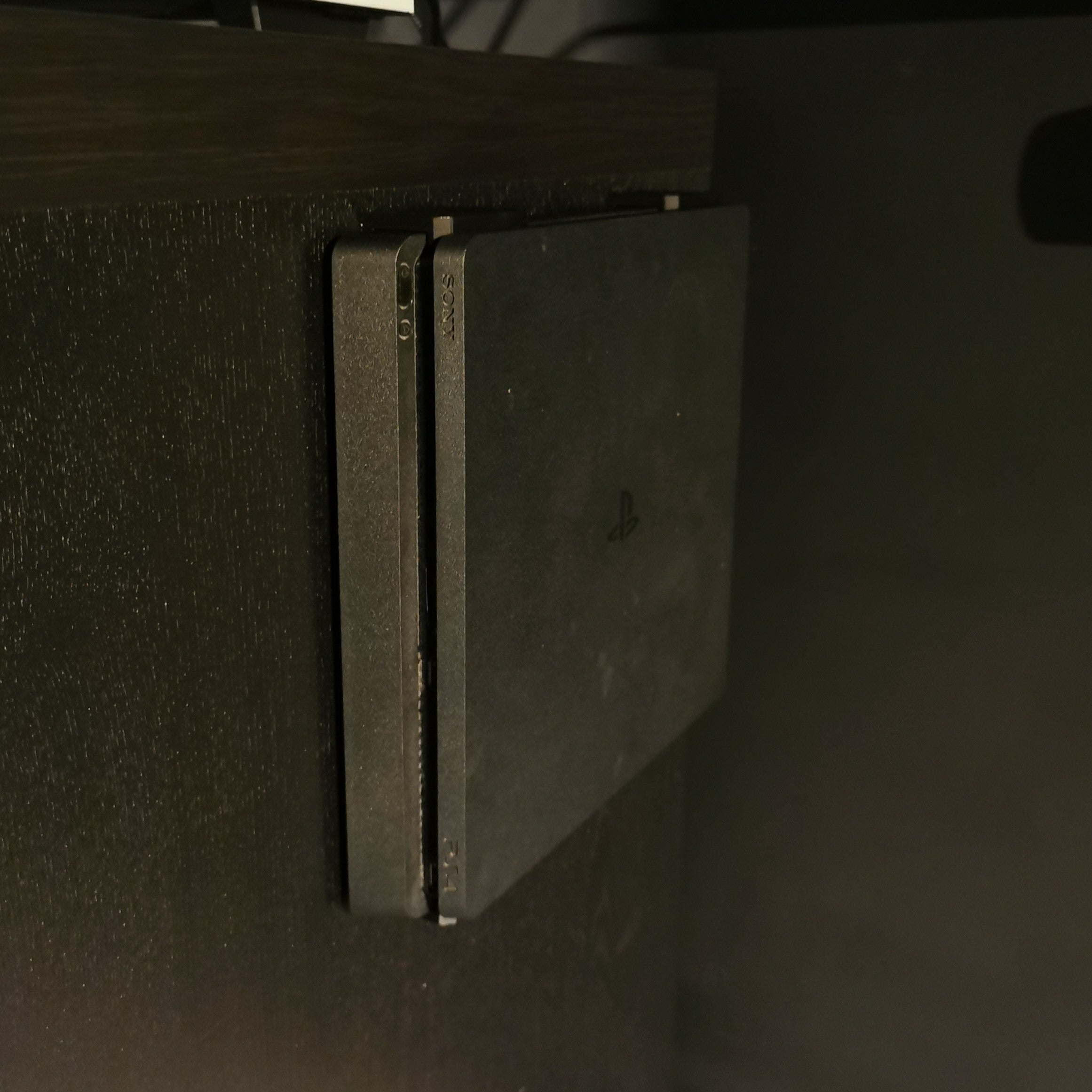 Soporte de pared para PS4 Slim