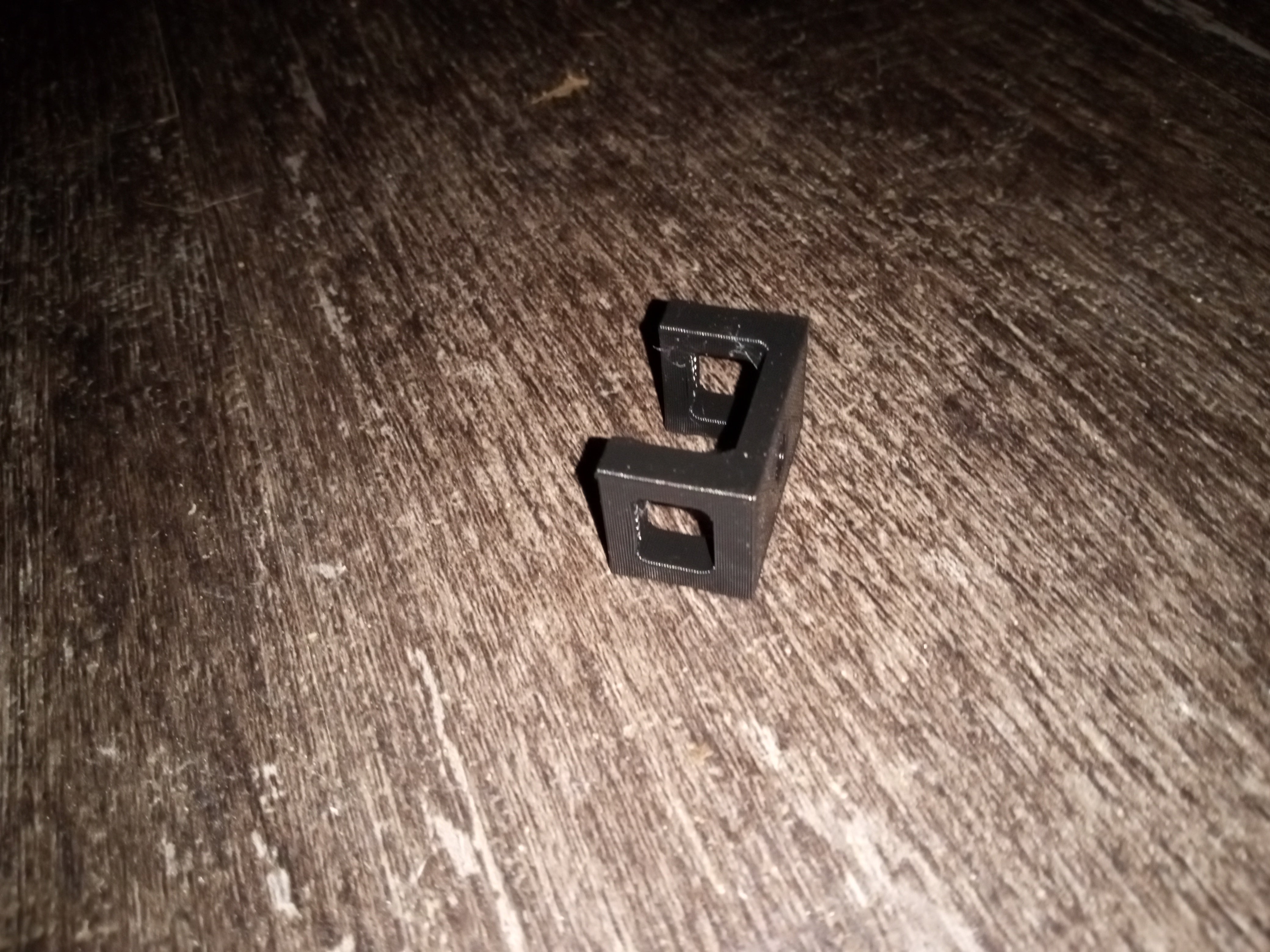 Soporte de cable montado con tornillos para bridas