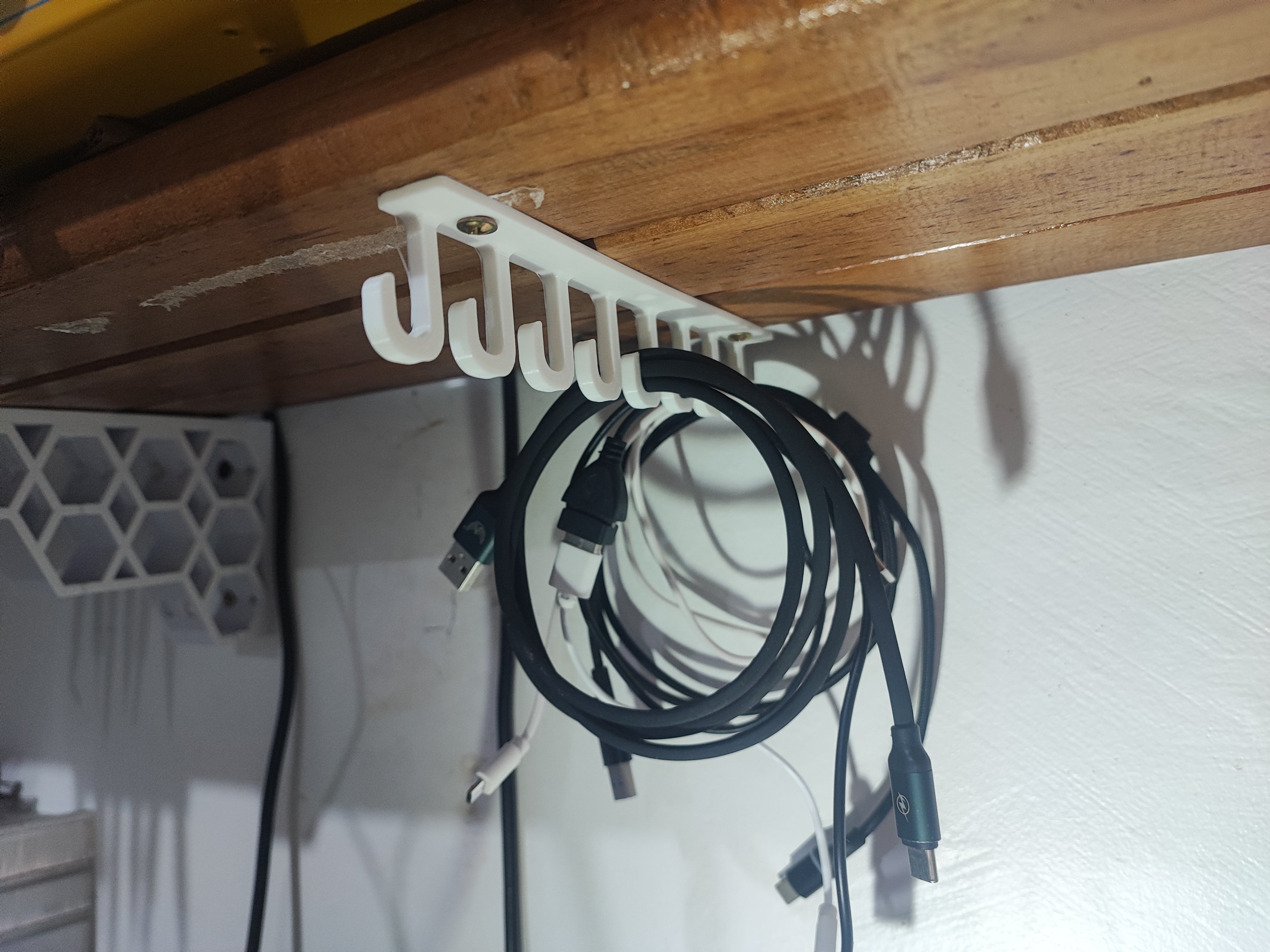 Bajo estante colgadores de cables / ganchos