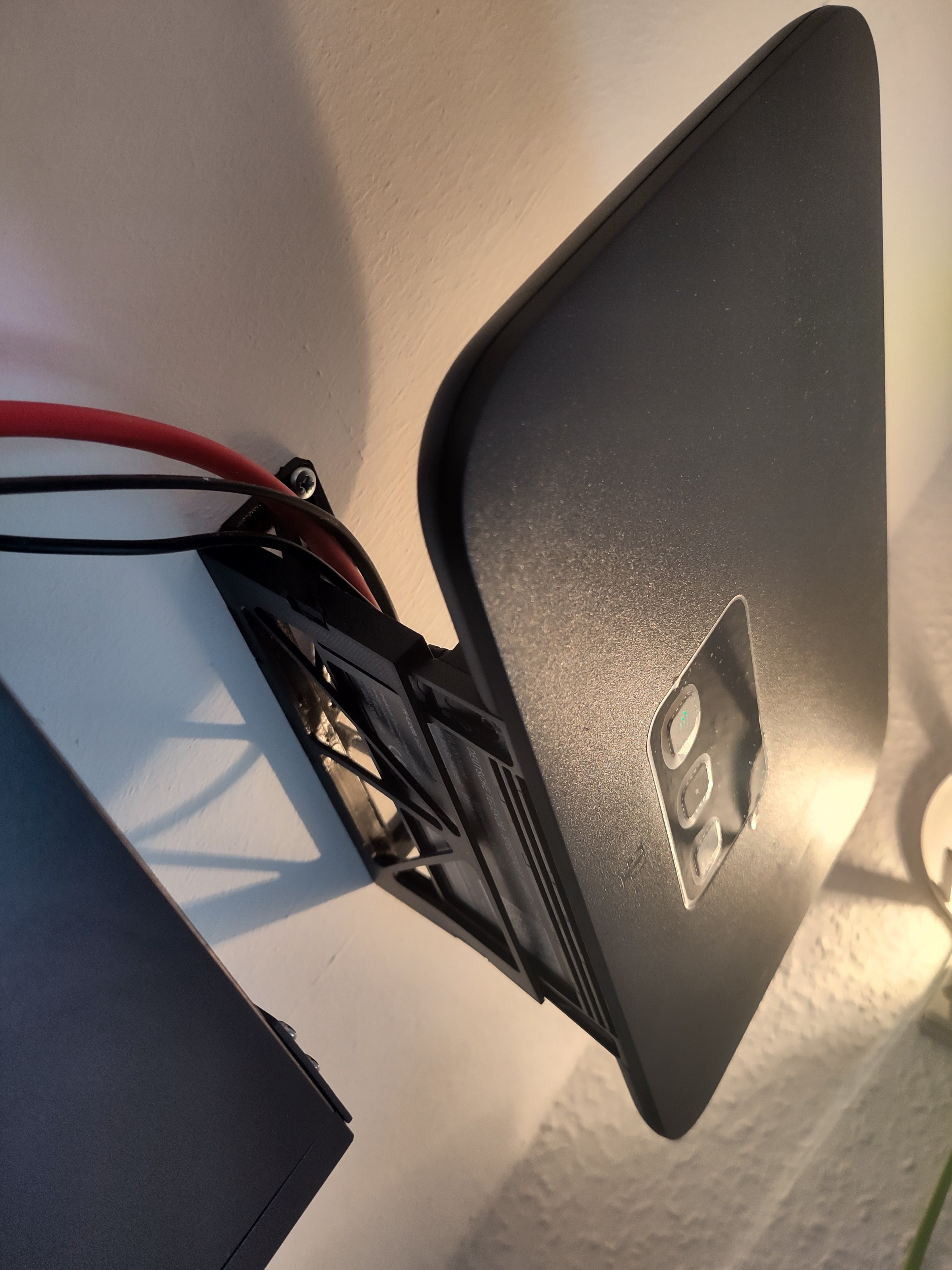 Elegante montaje en pared para enrutador Speedport DSL