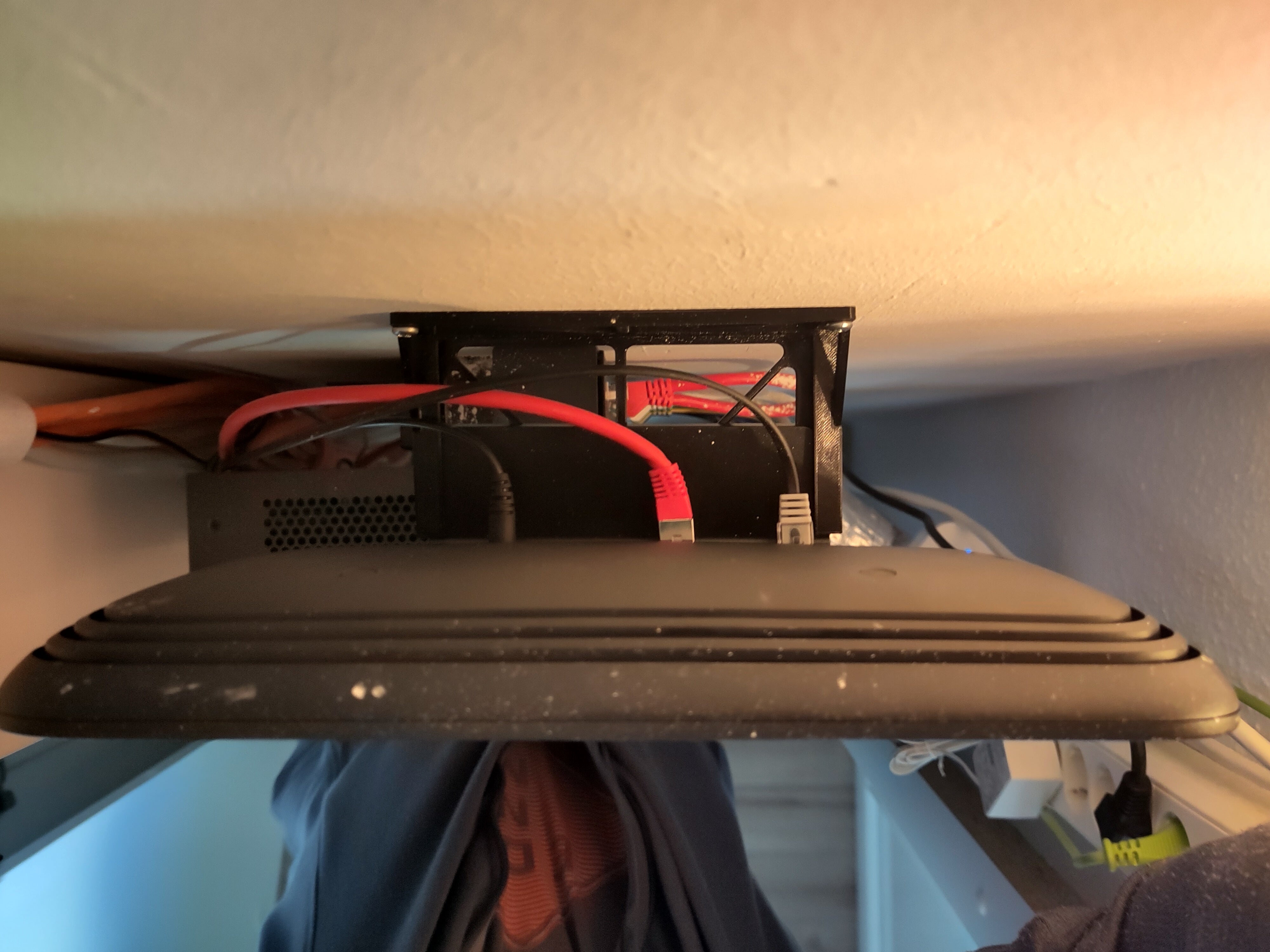 Elegante montaje en pared para enrutador Speedport DSL