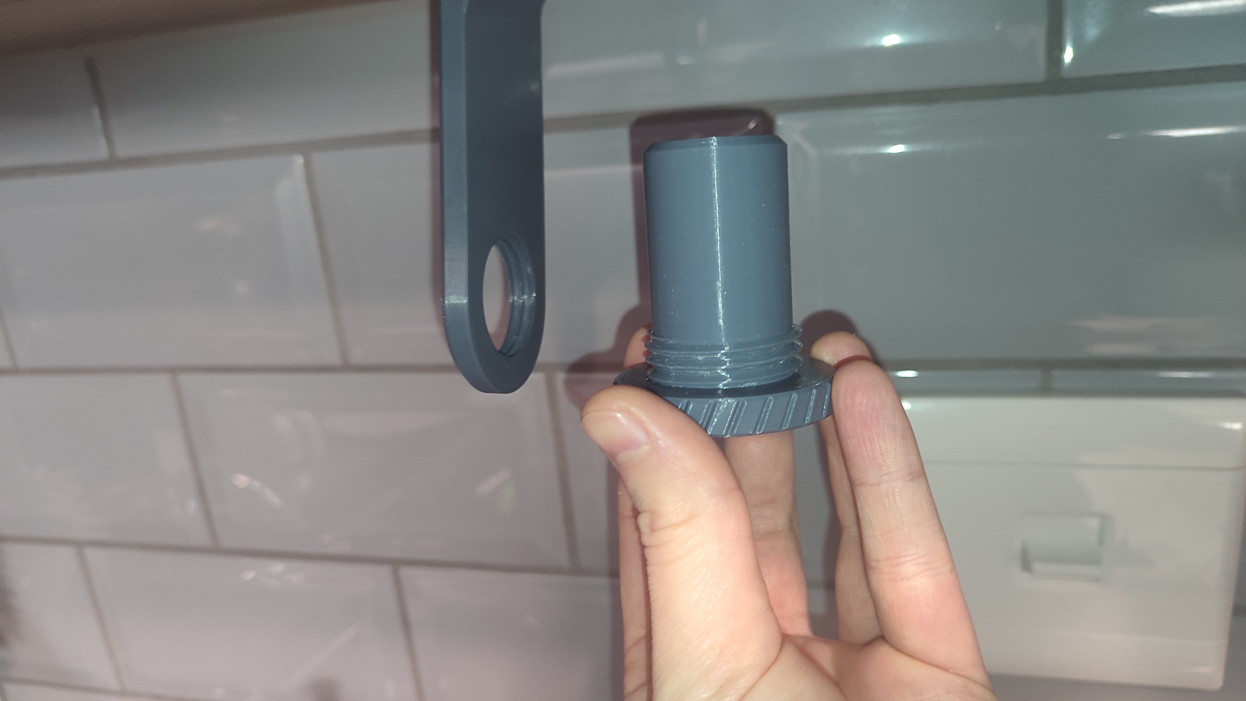Soporte para toallas de papel debajo del gabinete