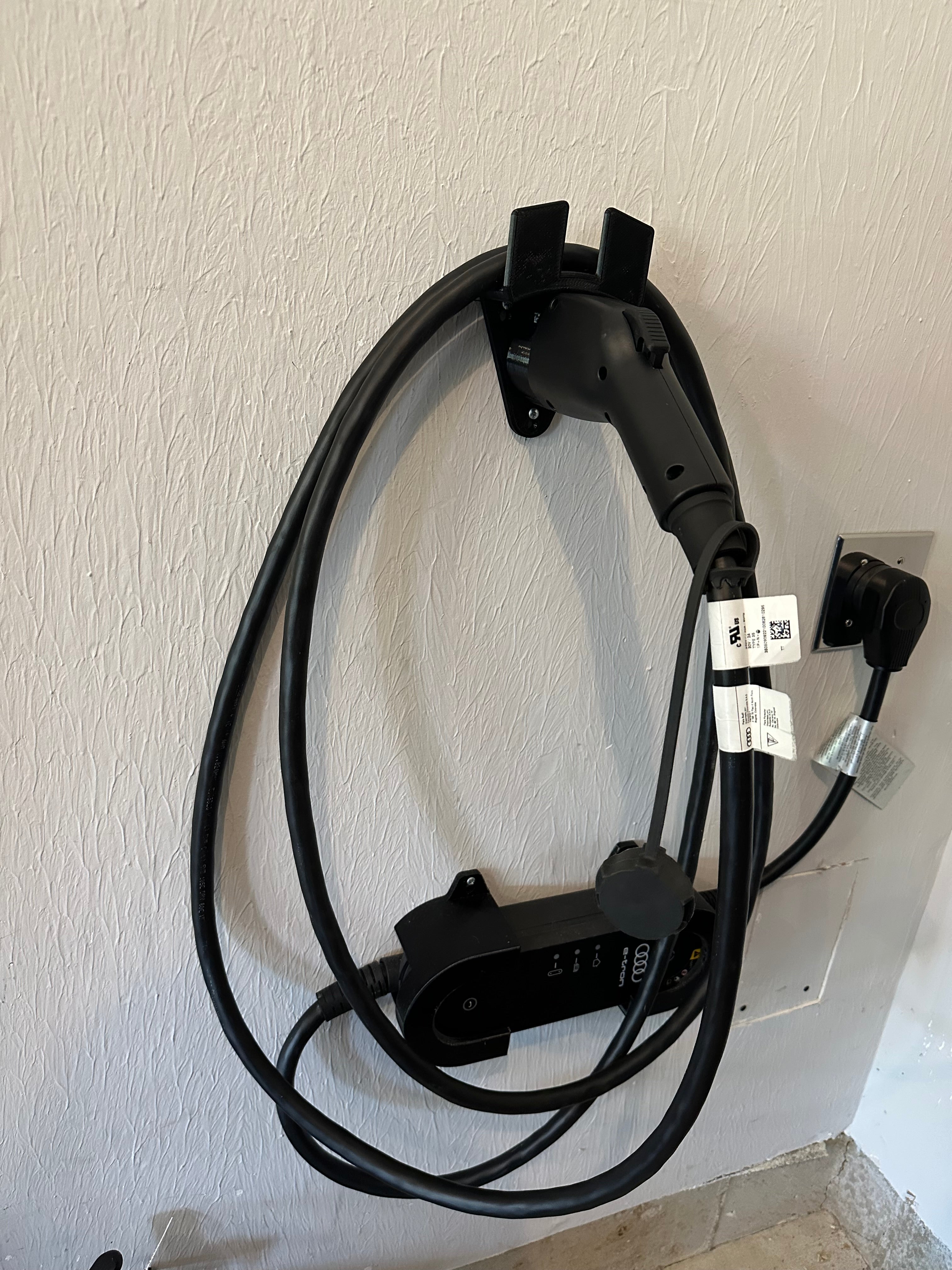 Soporte de pared para cargador EV J1772 CCS1