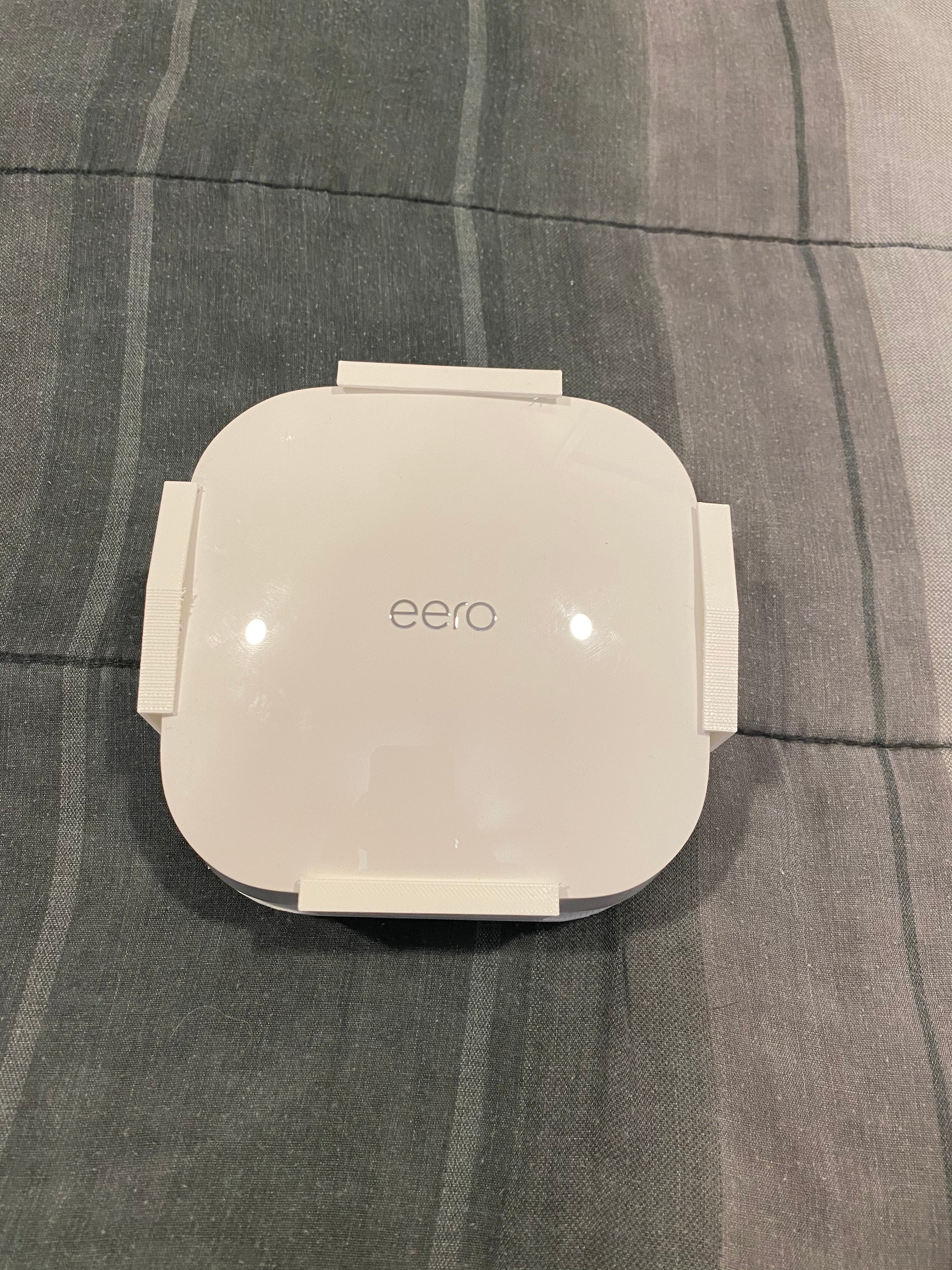 Montaje en loft Eero 6 Pro: optimice su cobertura Wi-Fi