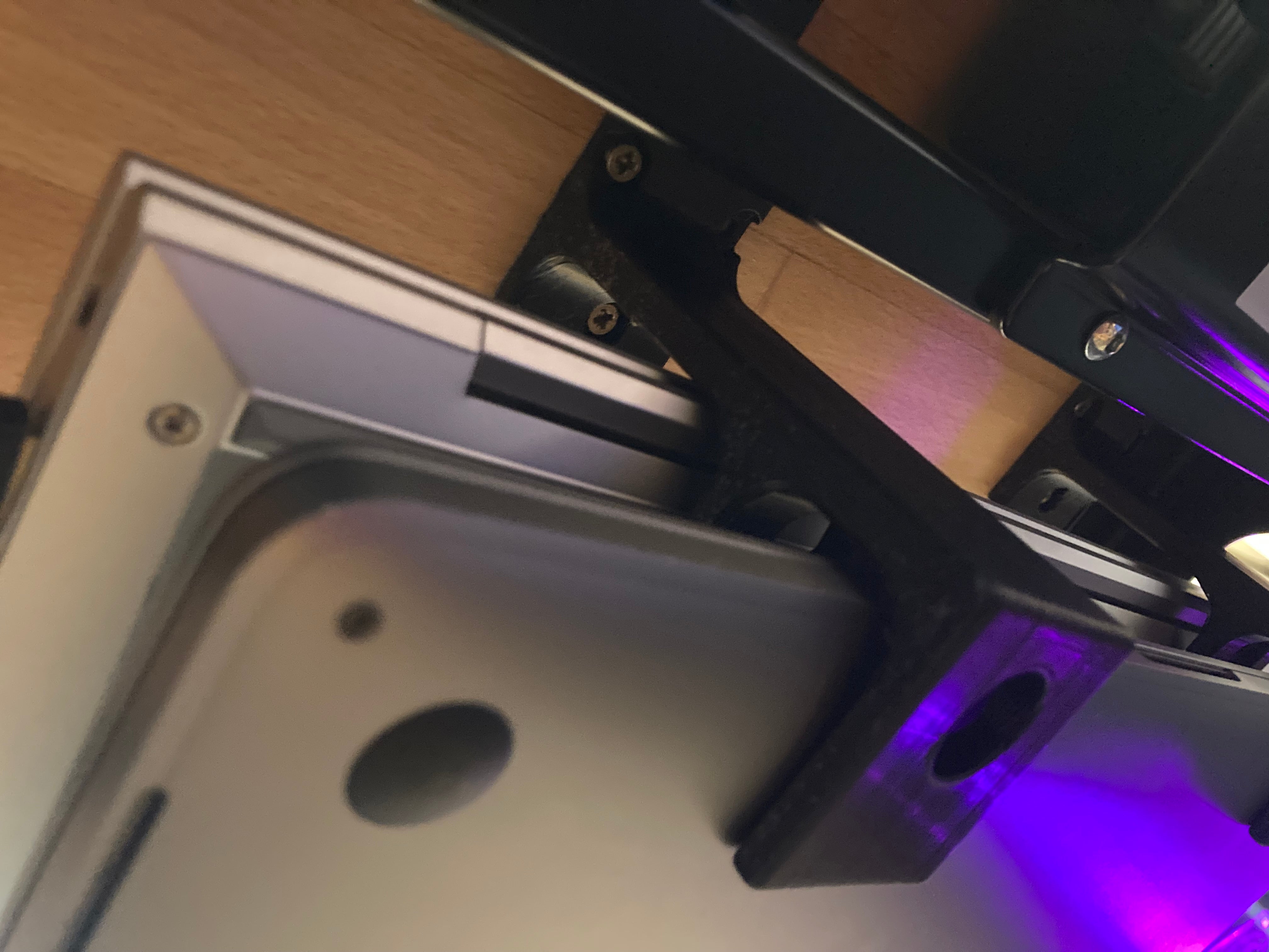 Soporte para portátil doble extendido de 3 partes para debajo del escritorio