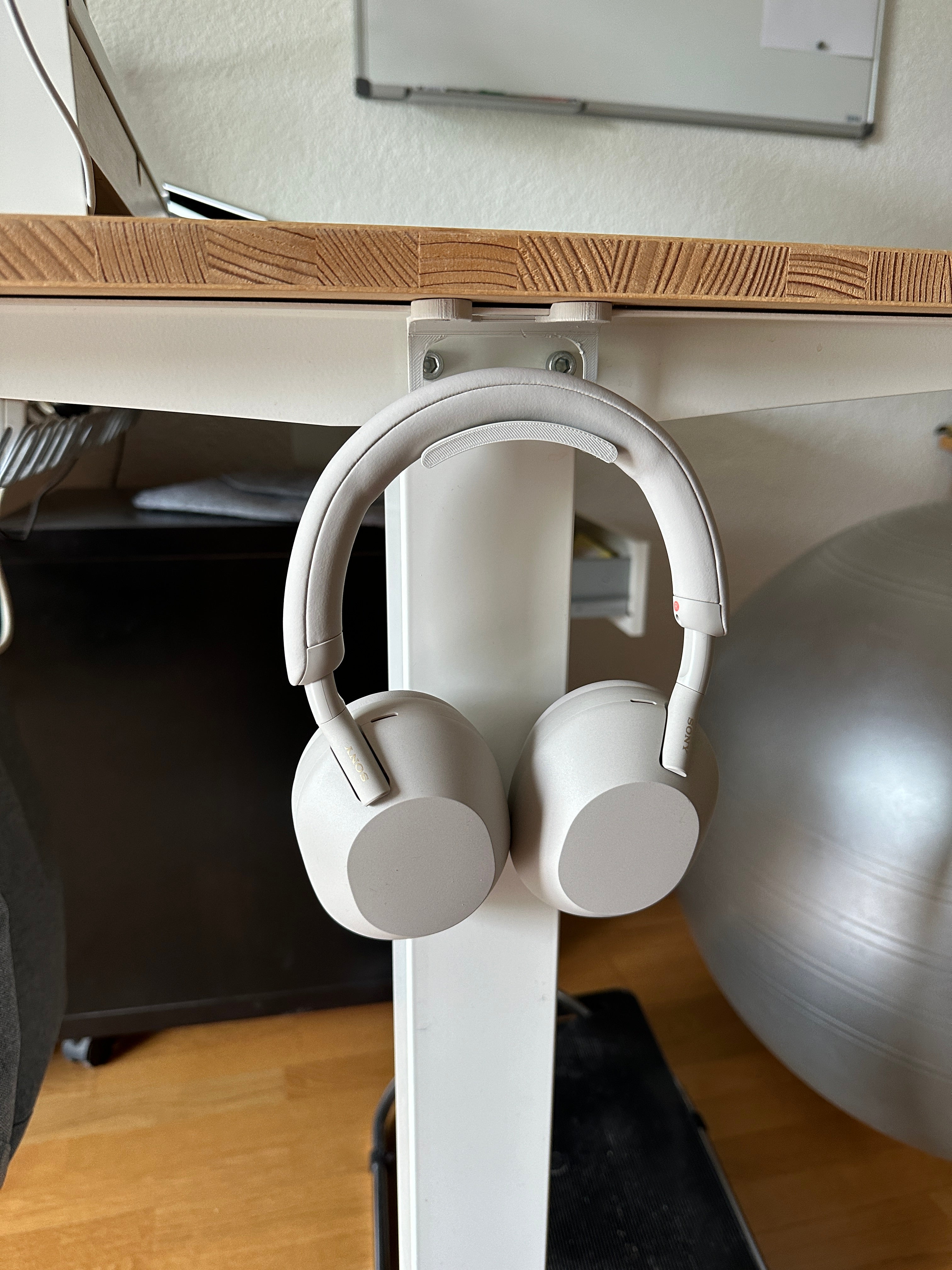 Soporte para auriculares para Sony WH-1000XM5 - Se monta debajo del escritorio