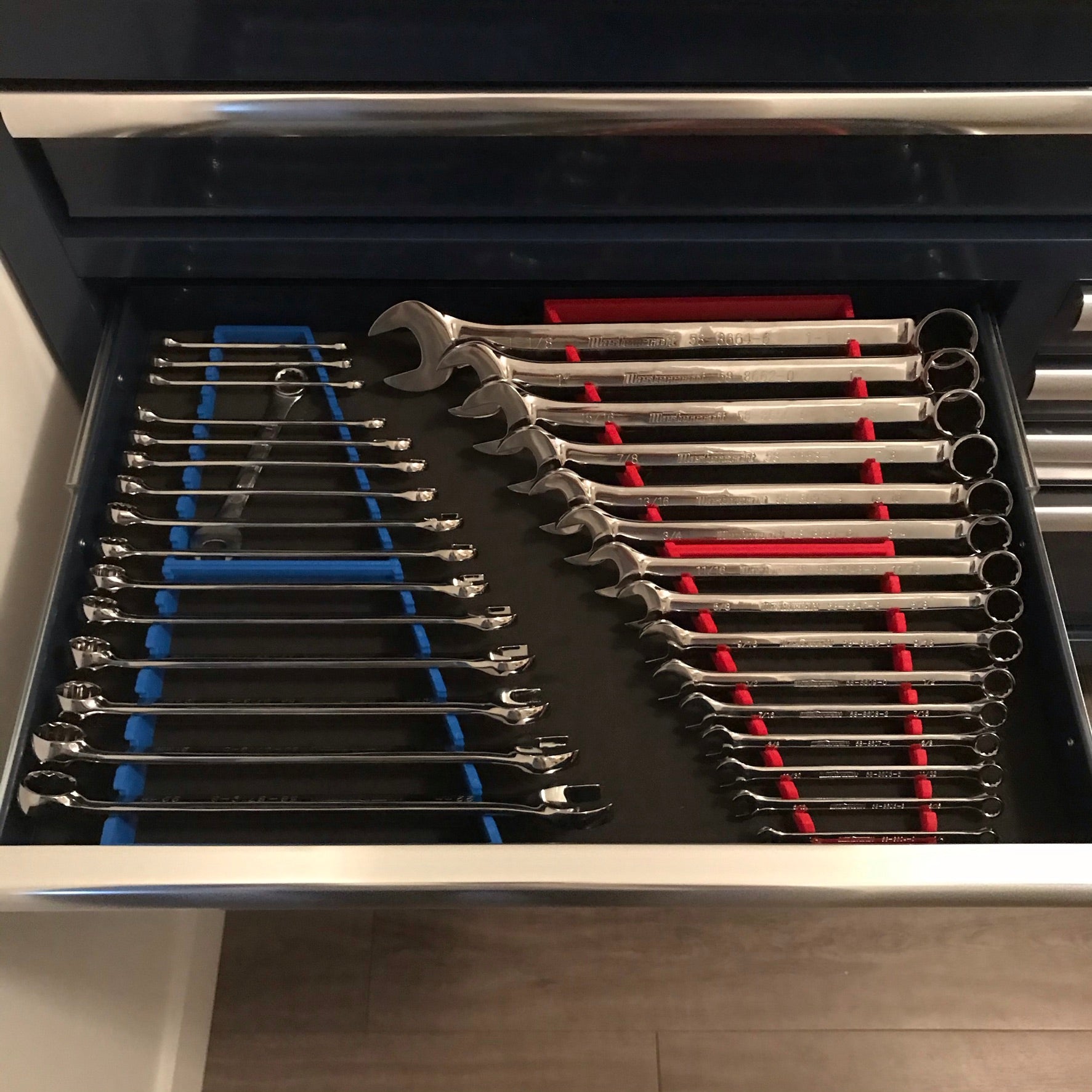 Juego de organizador que ahorra espacio para llaves combinadas